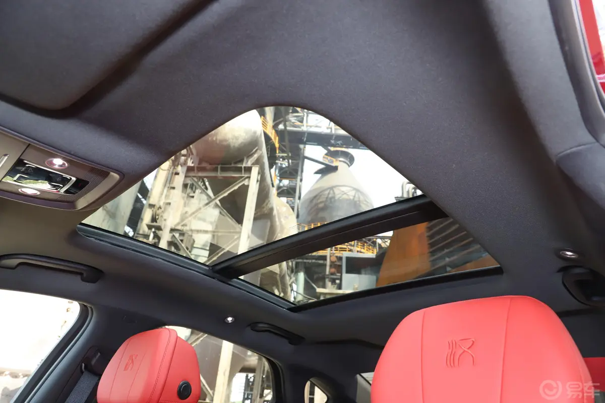 汉EV 四驱 高性能版 旗舰型天窗内拍关闭