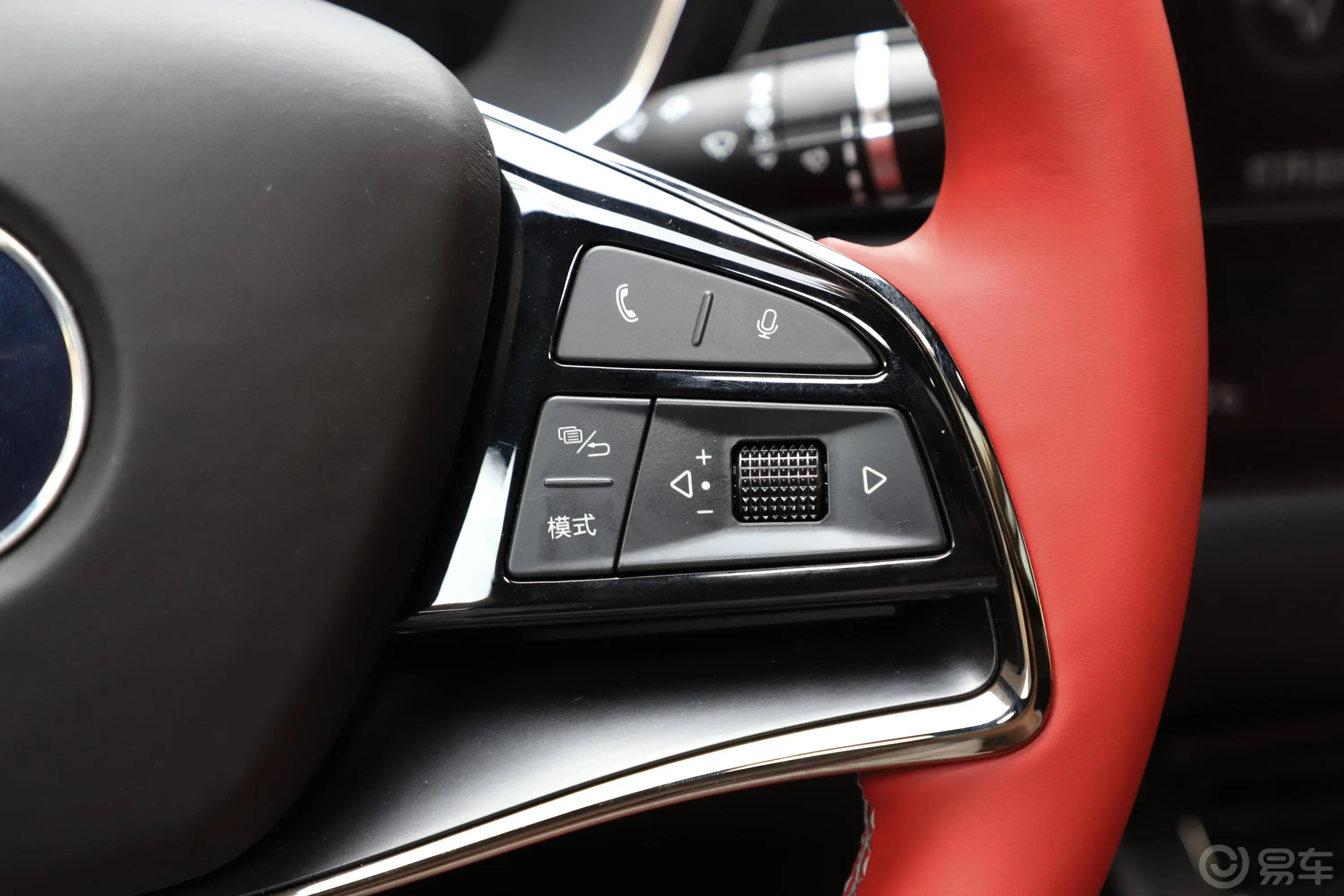 汉EV 四驱 高性能版 旗舰型右侧方向盘功能按键
