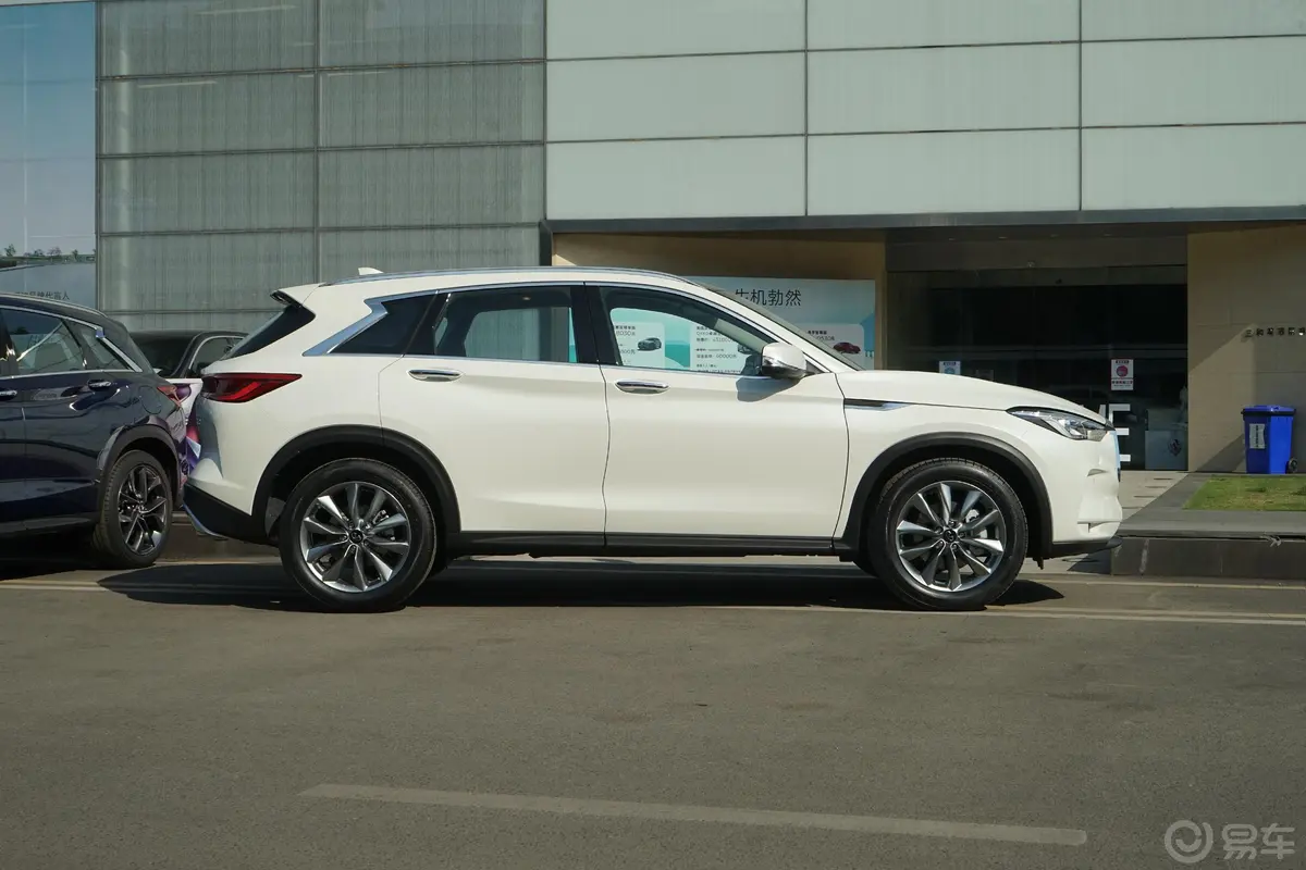 英菲尼迪QX502.0T 两驱 时尚版外观