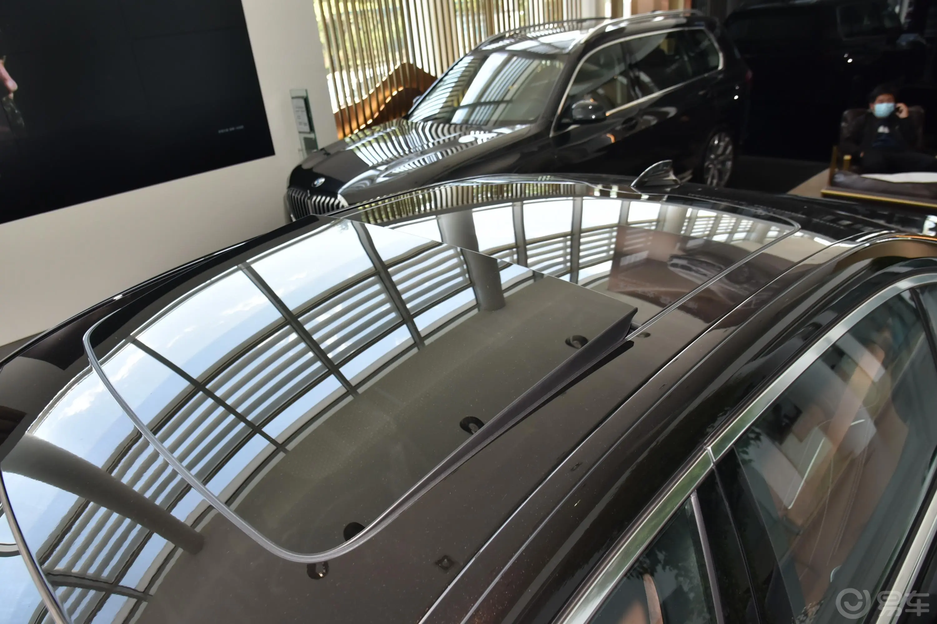 宝马7系改款 750Li xDrive V8 豪华套装天窗