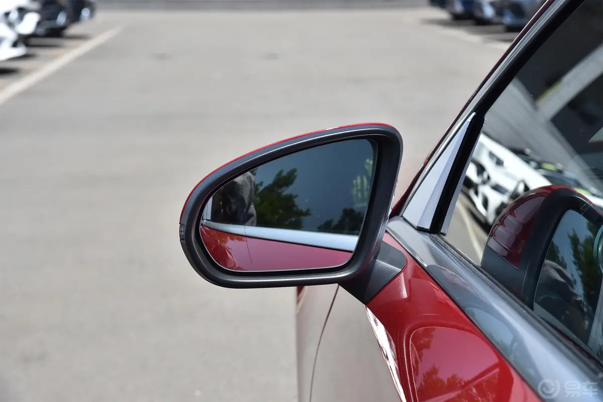 奔驰A级改款 A 200 L 运动轿车时尚型后视镜镜面