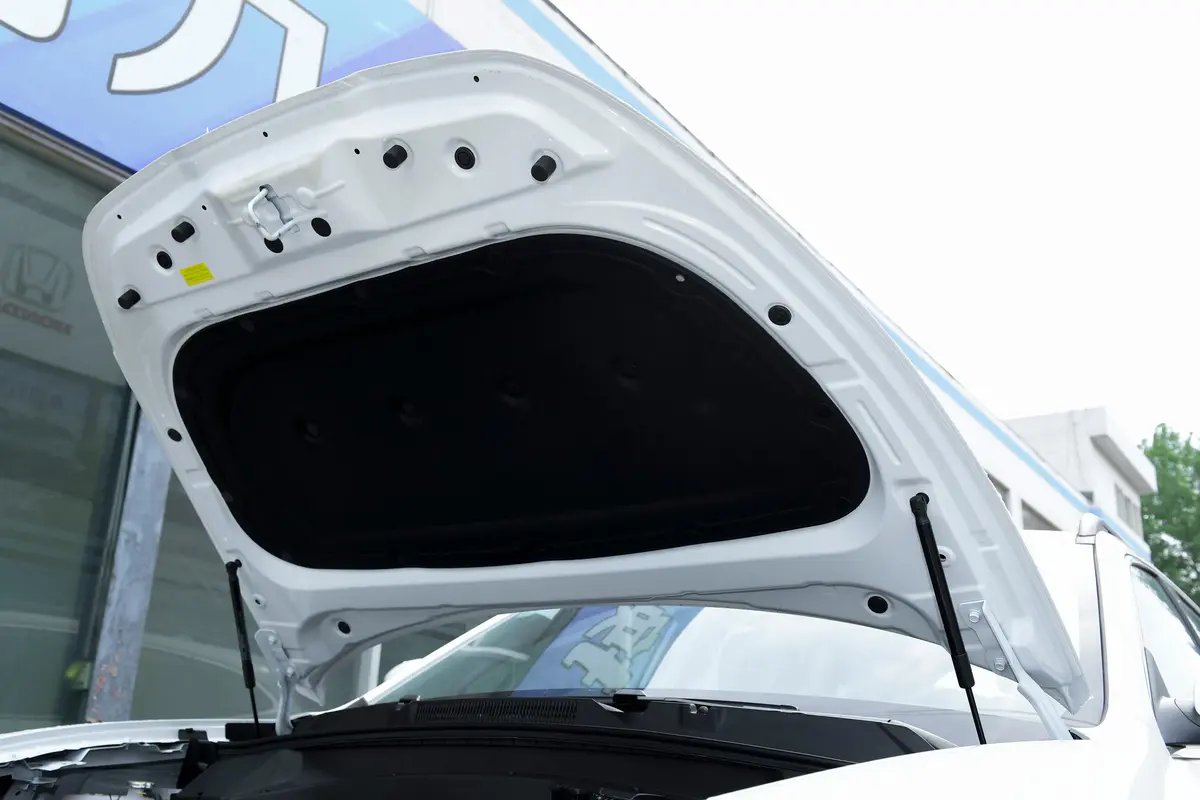 嘉悦X71.5T 双离合 超越型发动机舱盖内侧