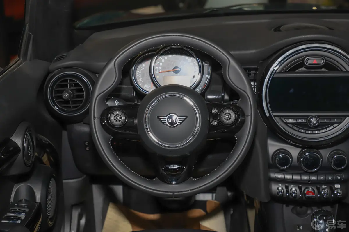 MINI CABRIO1.5T COOPER CABRIO 艺术家方向盘