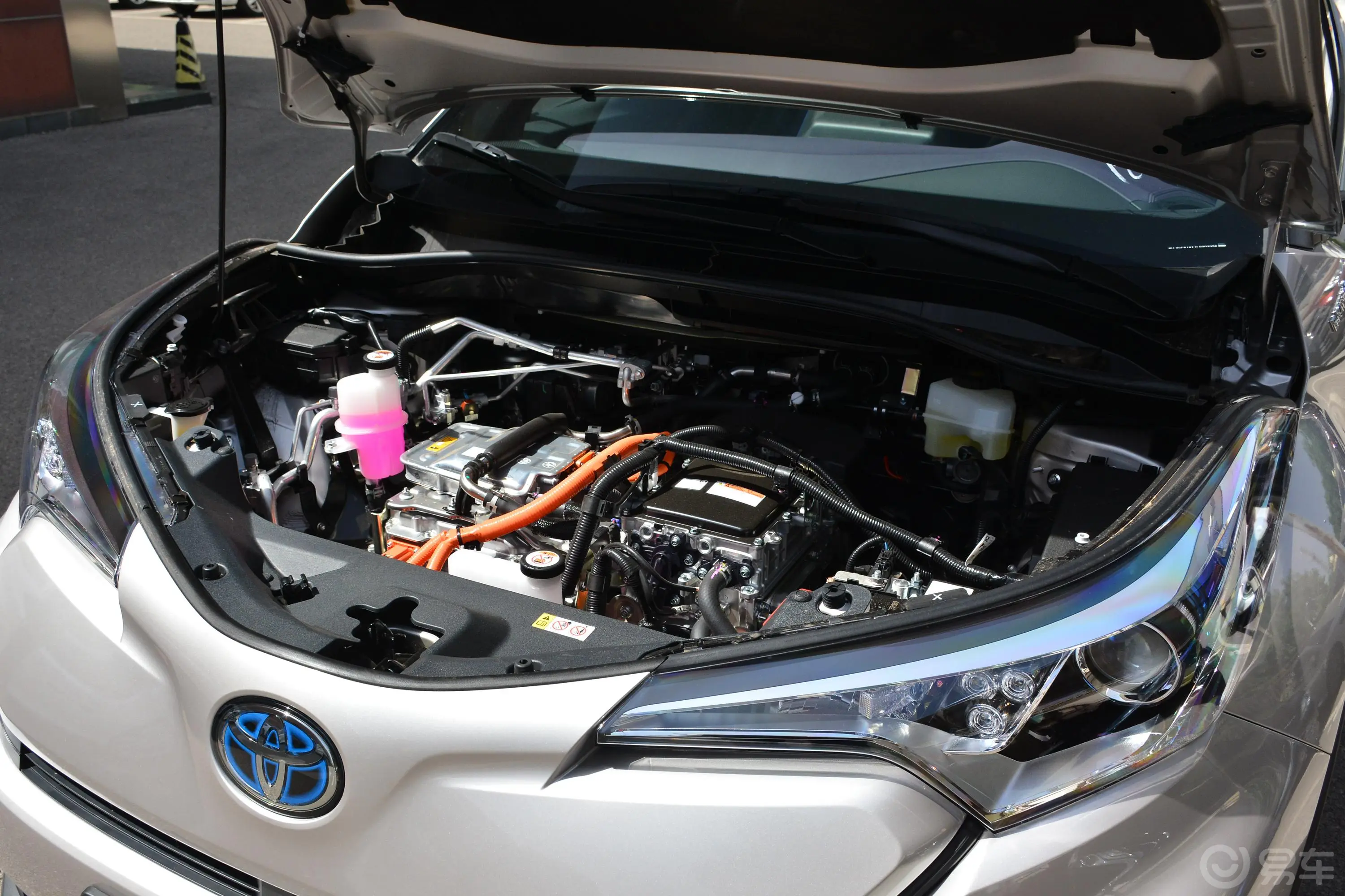 丰田C-HR EV豪华天窗版动力底盘