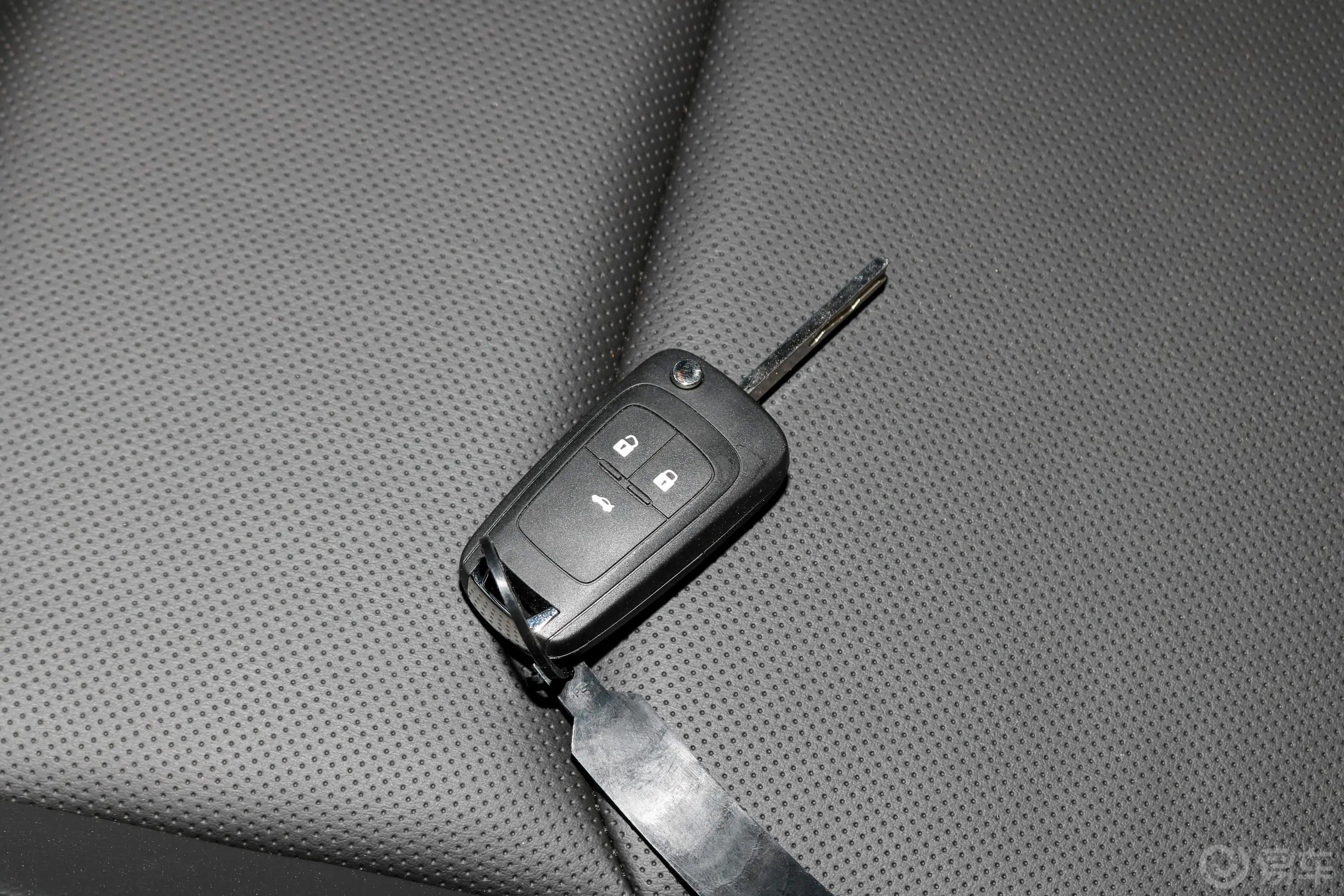 科鲁泽轻混 RS 330T 手自一体 畅快版钥匙正面