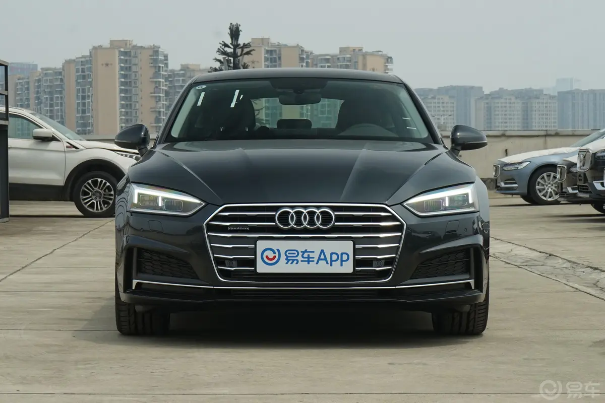 奥迪A5Sportback 45 TFSI quattro 运动版 国VI正前水平