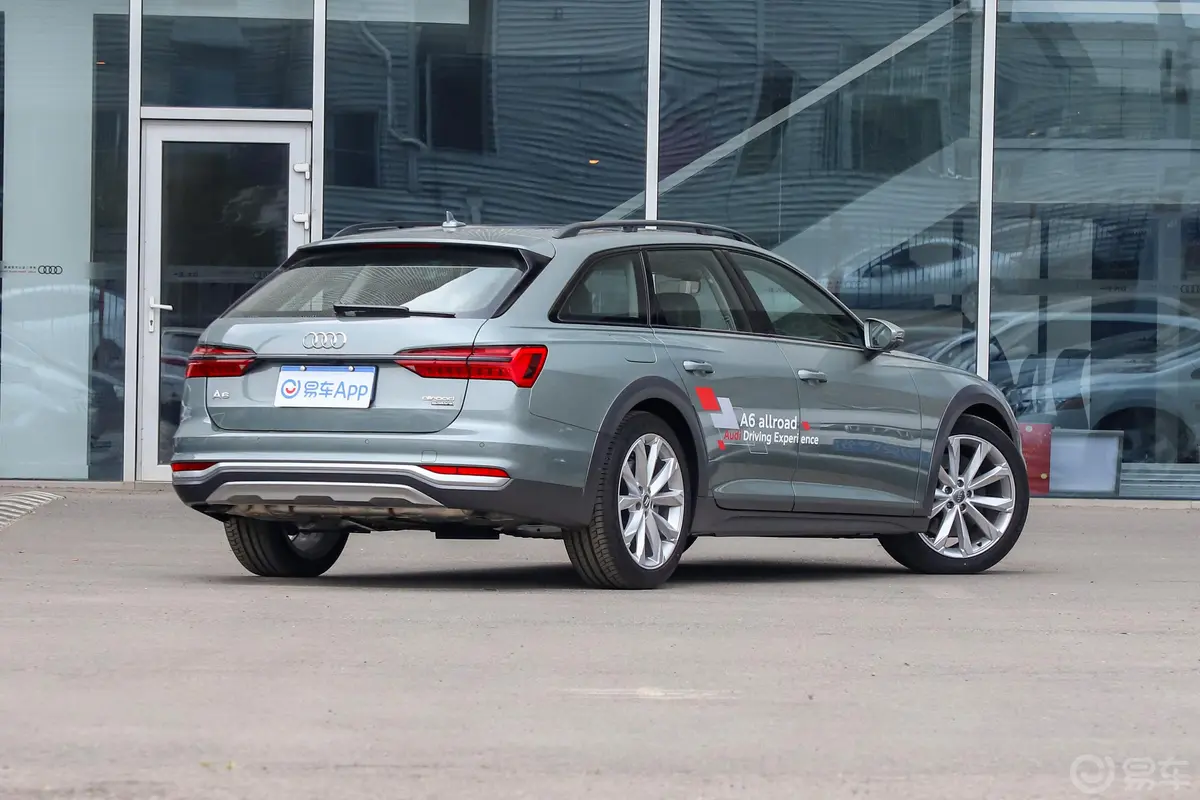 奥迪A6Allroad quattro 探索家 55 TFSI 尊享越野型外观