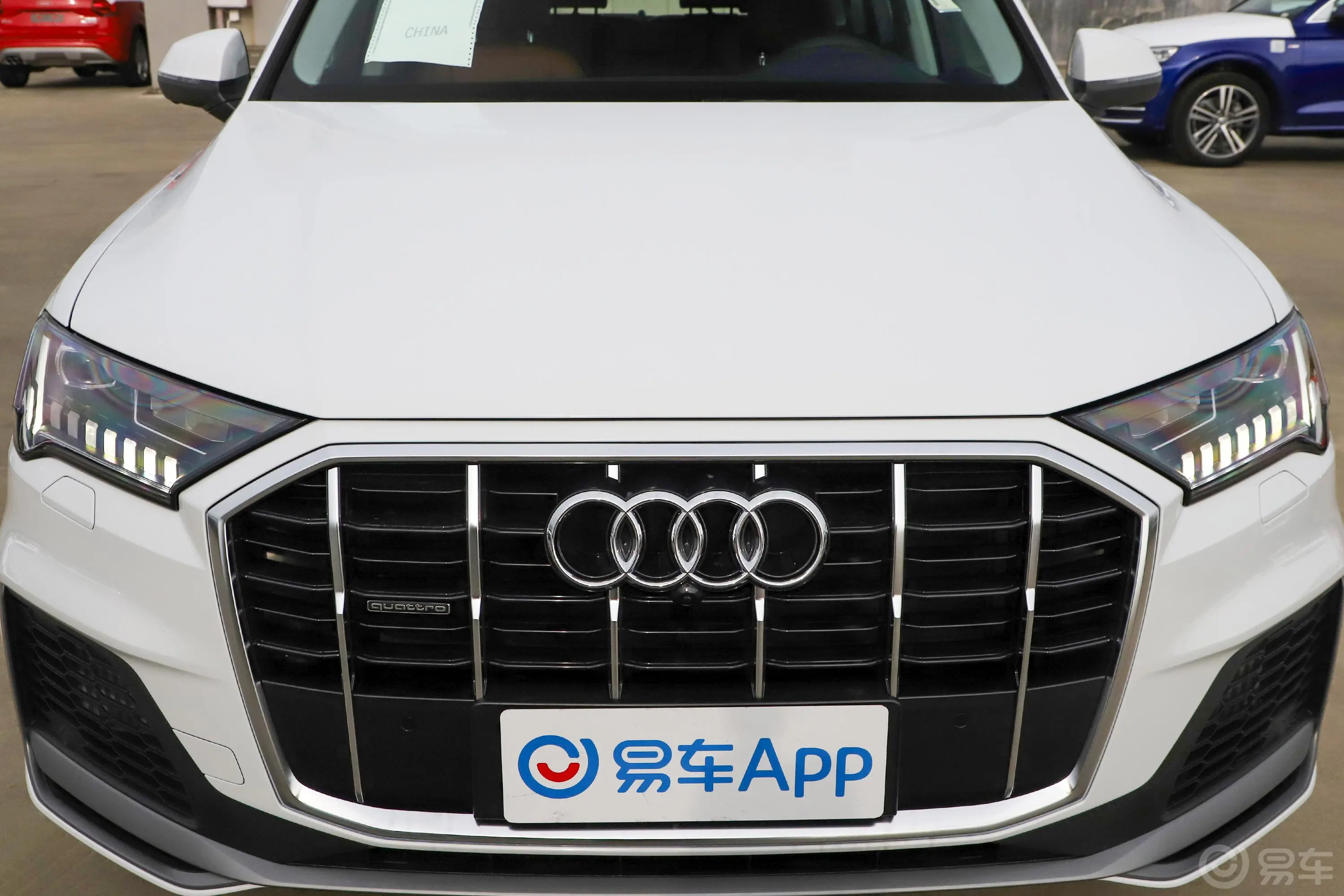 奥迪Q755 TFSI quattro S line 运动型外观