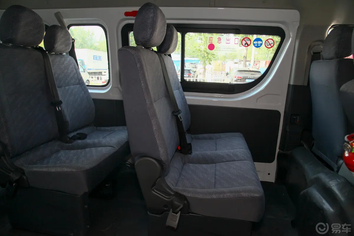 风景G7客车 高顶 2.4L 手动 长轴 商运版 10座 国VI后排座椅