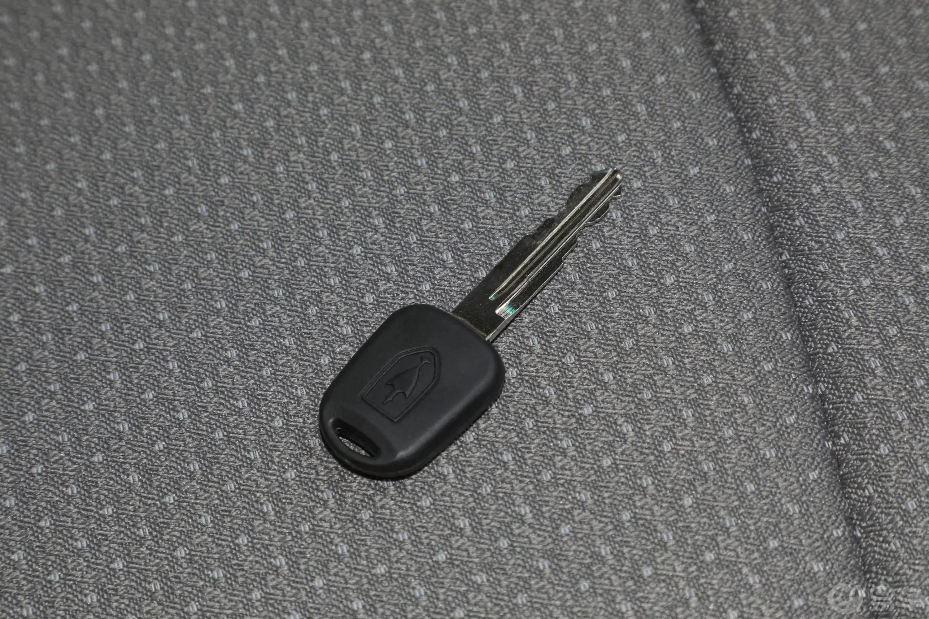 金杯小海狮X301.5L 客车标准型 6座 国VI钥匙正面