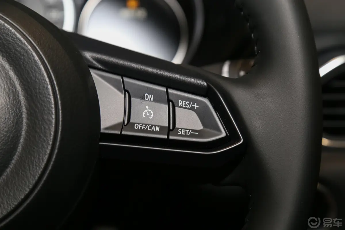 马自达CX-5改款 2.0L 手自一体 两驱 智慧型右侧方向盘功能按键