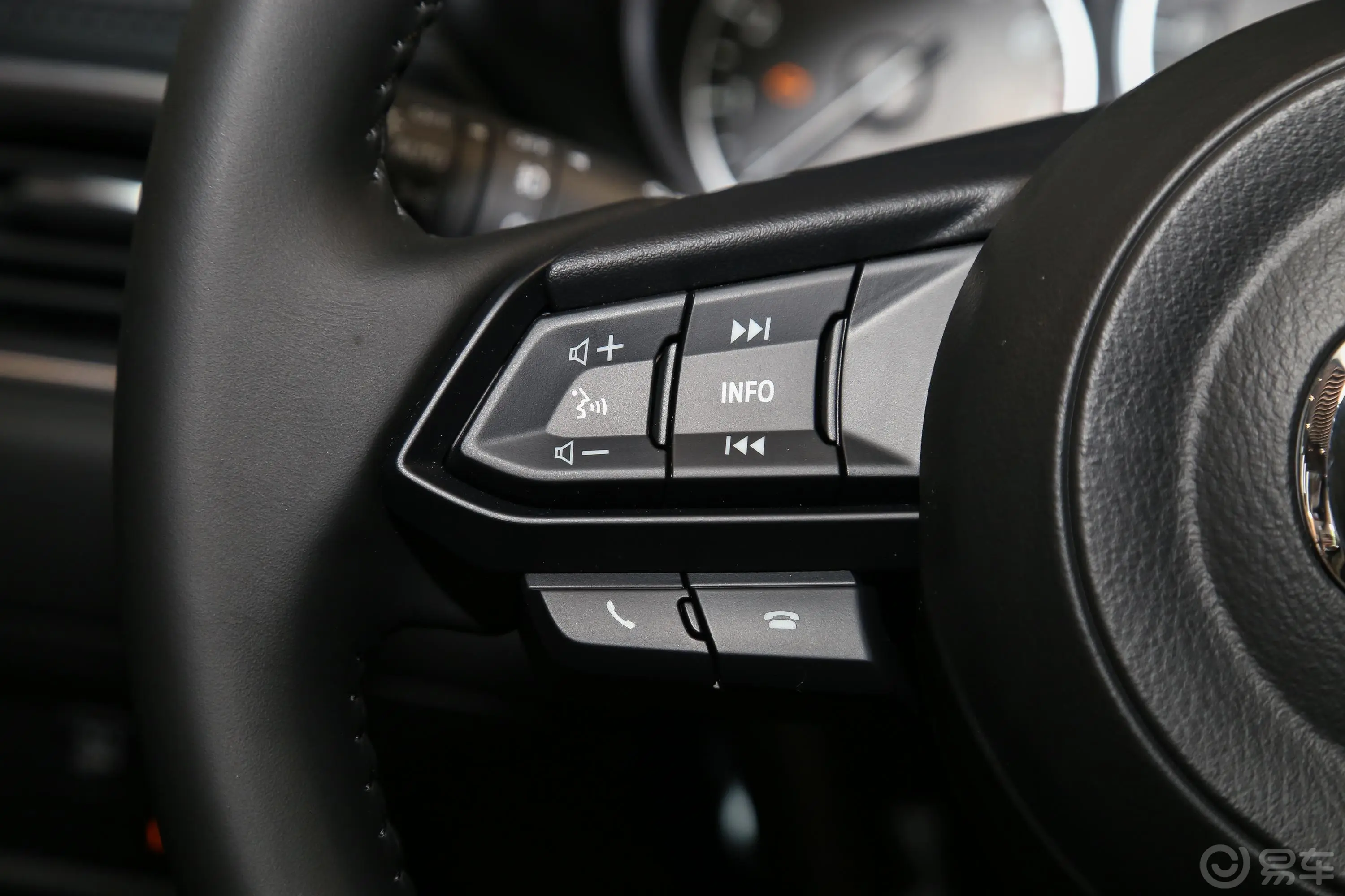 马自达CX-5改款 2.0L 手自一体 两驱 智慧型左侧方向盘功能按键