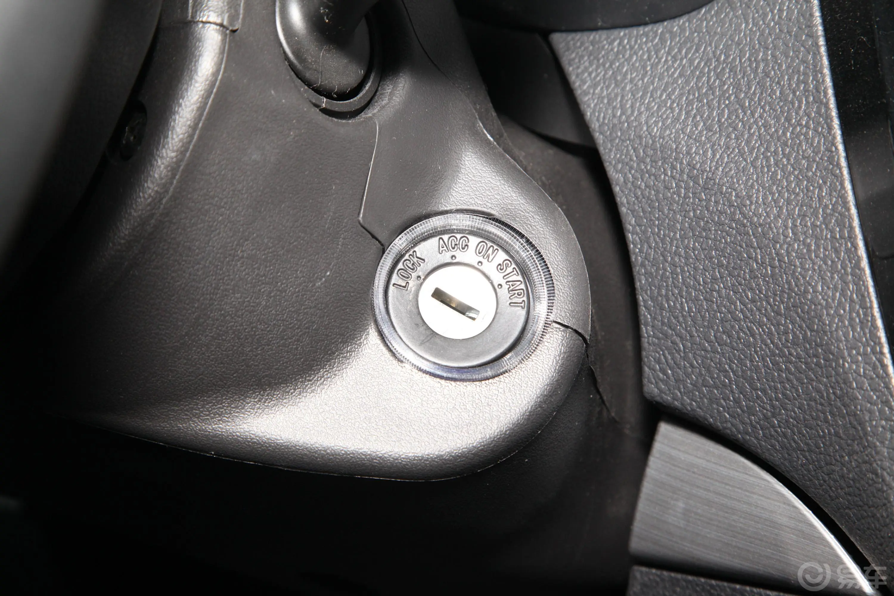 威虎越野版 1.5T 手动两驱标双标准型 汽油 国VI钥匙孔或一键启动按键