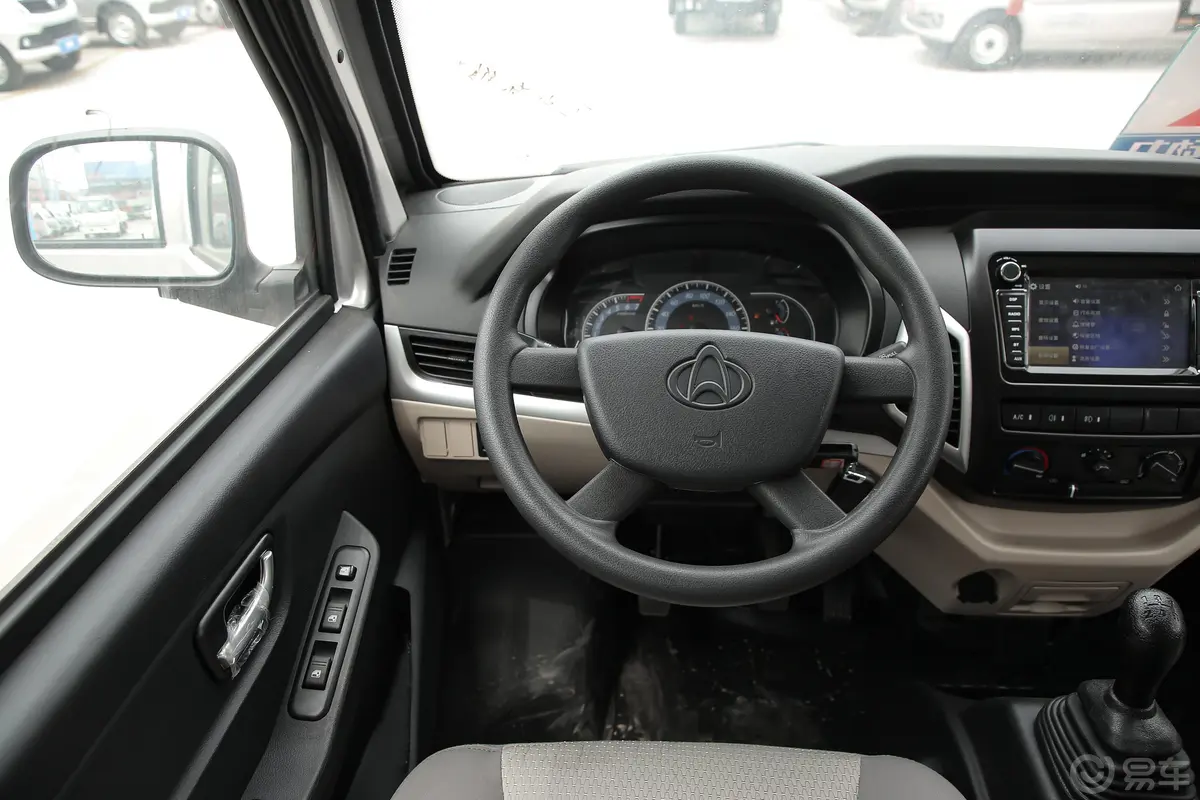 长安V5单排 1.6L 手动 舒适版 国VI驾驶位区域