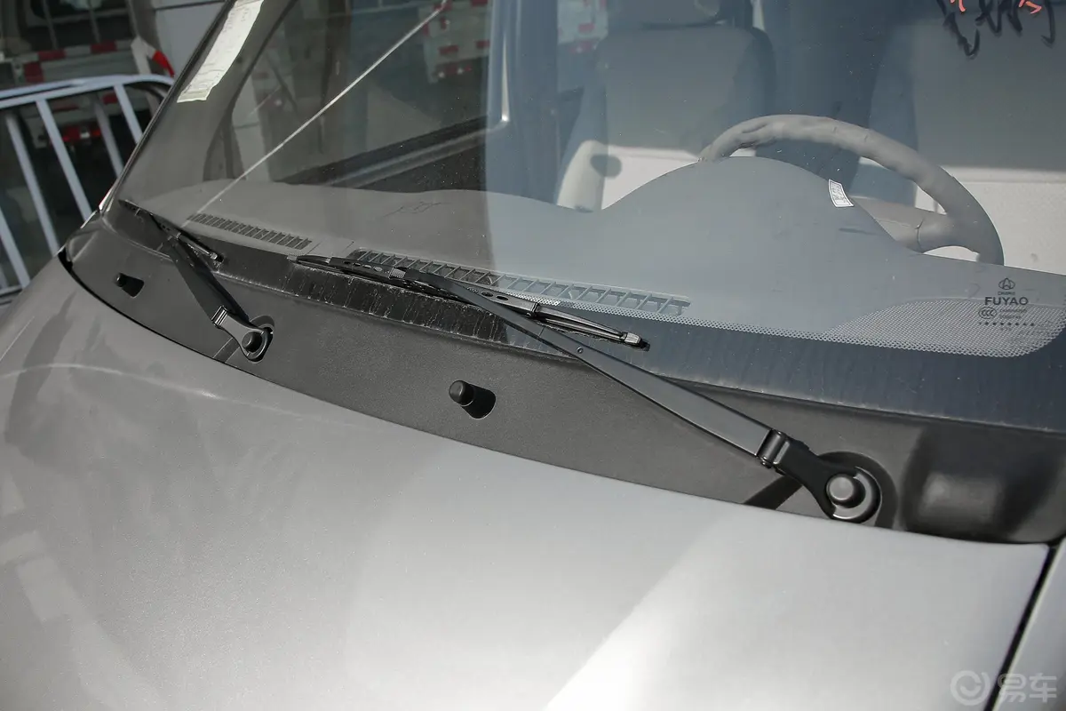 长安V3厢式运输车N1 1.2L 双排 标准版(4.04米长)SC5021XXYLQ62 汽油 国VI雨刷器
