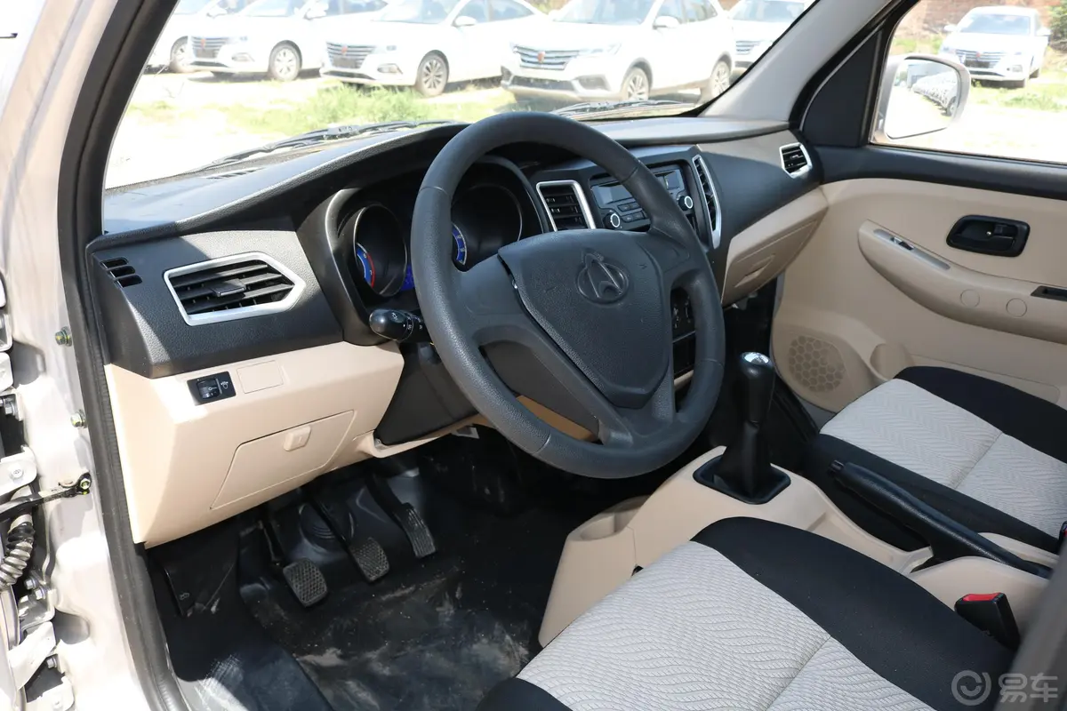 新豹T3厢式运输车N1 1.2L 单排单后轮 舒适版（4.75米） SC5031XXYTMD62 汽油 国VI内饰
