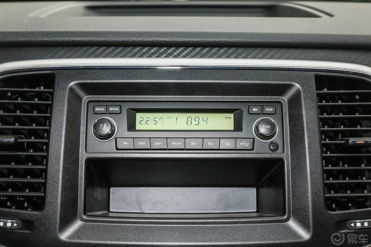 领主商用版 2.4T 手动四驱标双标准版 汽油 国VI音响