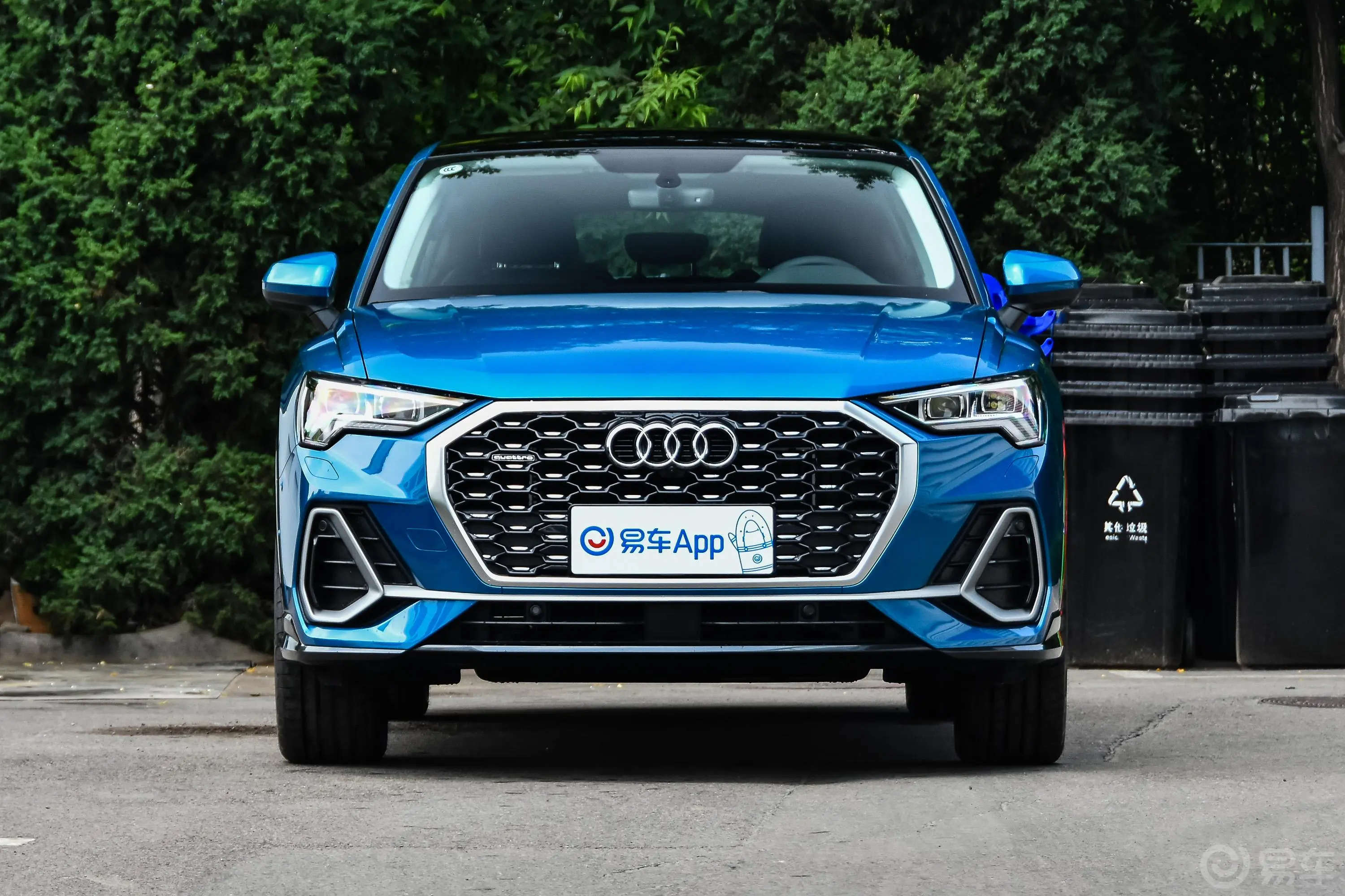 奥迪Q3 Sportback45 TFSI quattro 时尚型正前水平