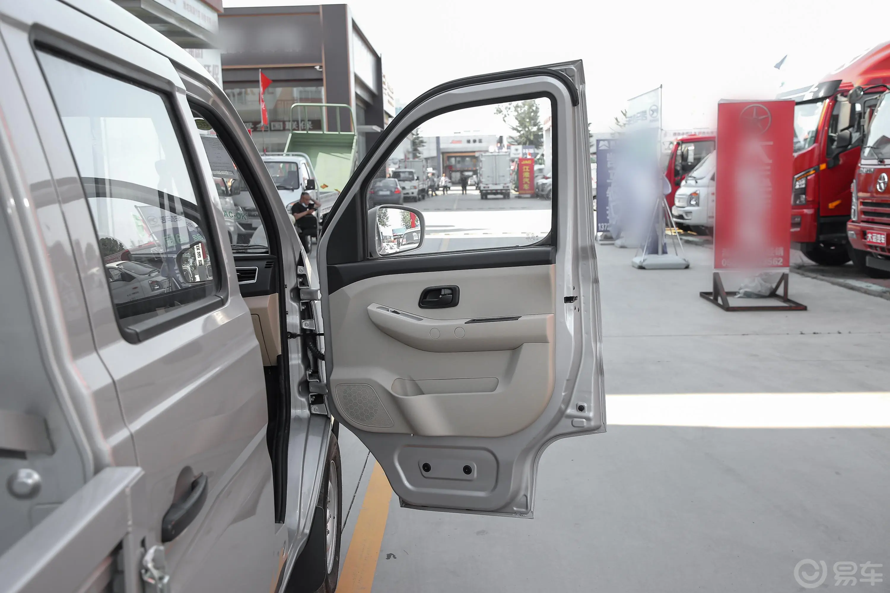 新豹T3载货汽车N1 1.5L 双排单后轮 舒适版 SC1031TFS61 汽油 国VI副驾驶员车门