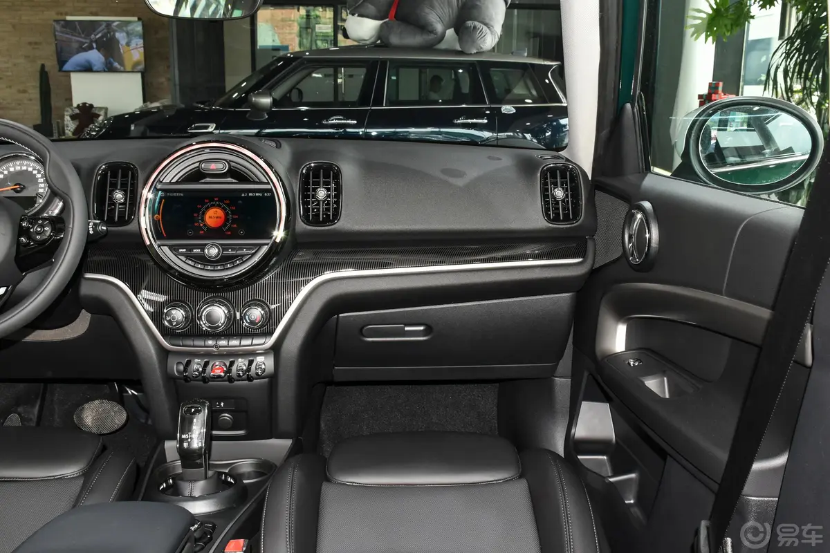 MINI COUNTRYMAN1.5T COOPER 鉴赏家副驾驶位区域