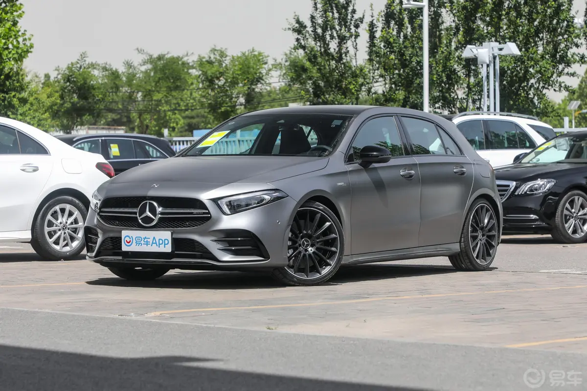 奔驰A级 AMG(进口)AMG A 35 4MATIC 先型特别版侧前45度车头向左水平