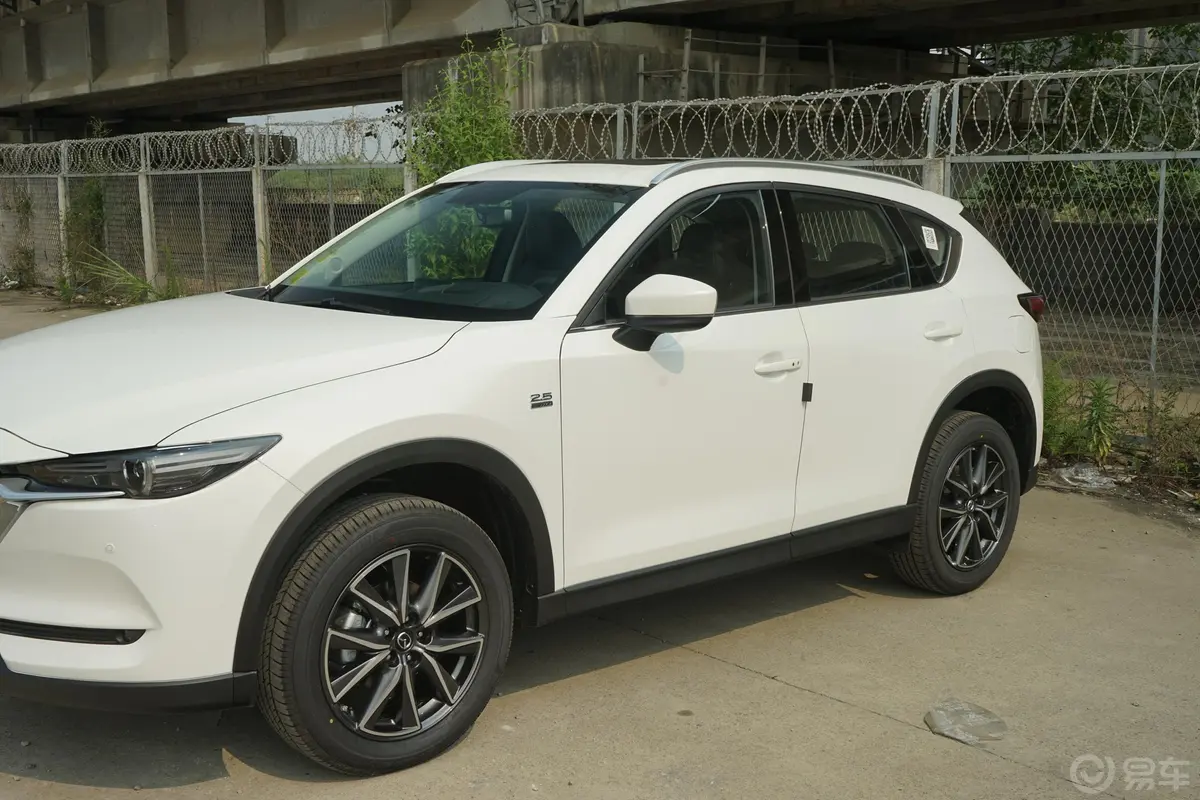 马自达CX-5改款 2.5L 手自一体 四驱 智尊型外观