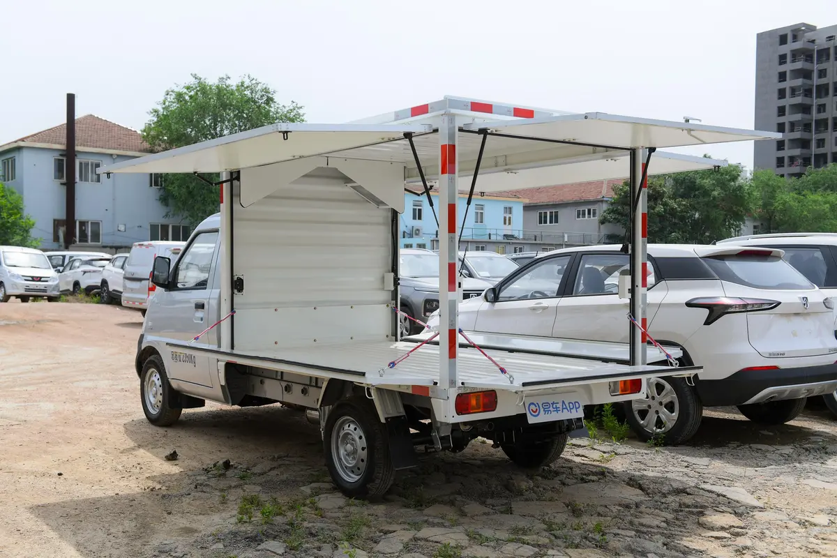 五菱荣光小卡专用车1.5L 单排 厢式运输车后排空间体验