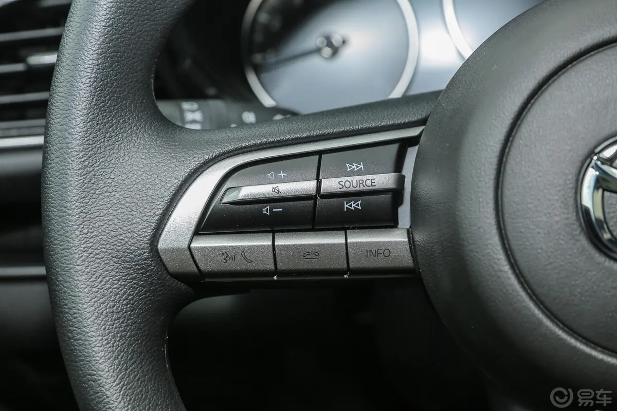 马自达CX-302.0L 手自一体 尚悦型左侧方向盘功能按键