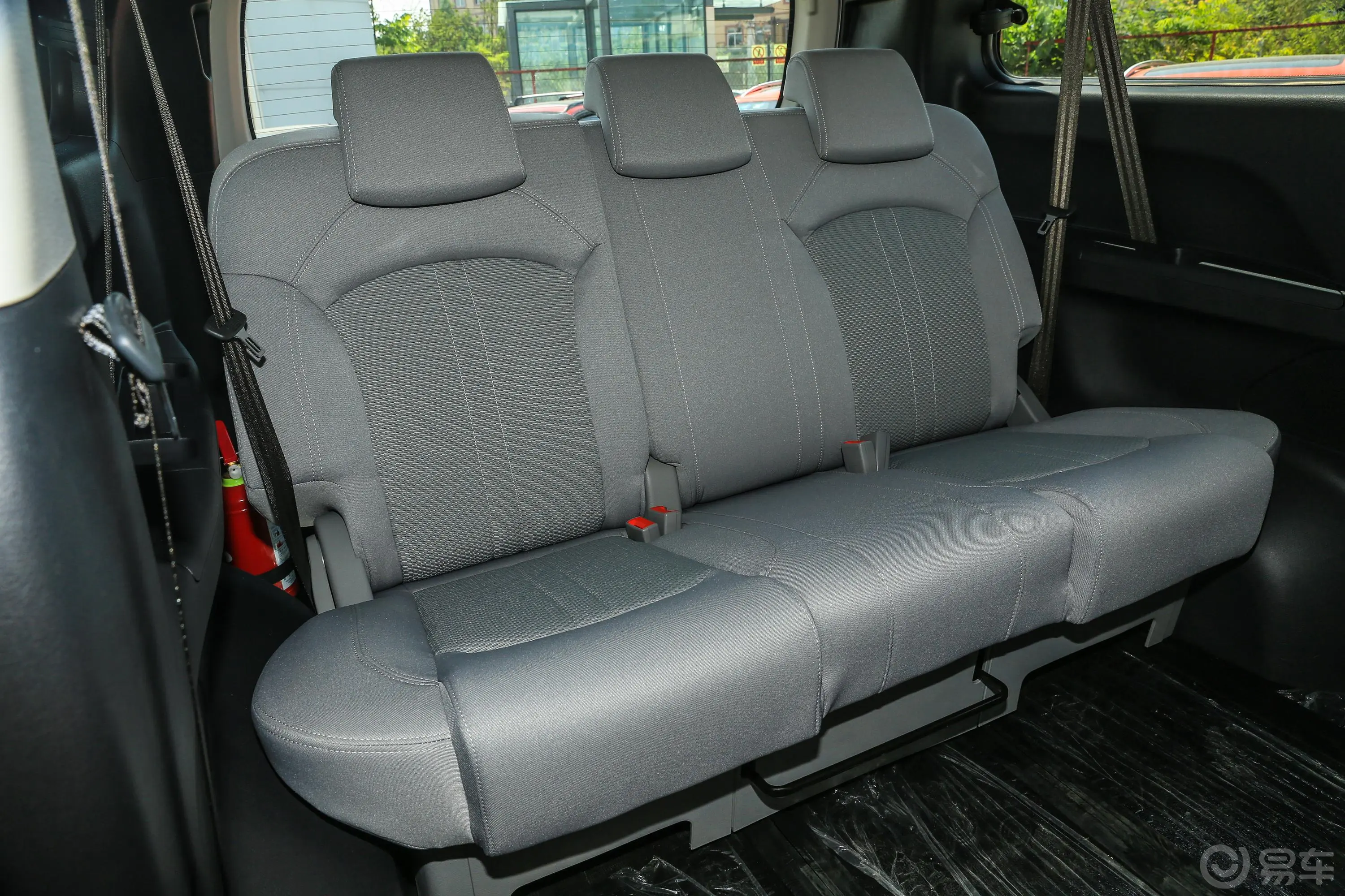 大通G10改款 PLUS 1.9T 手动 智享版 柴油 国V第三排座椅