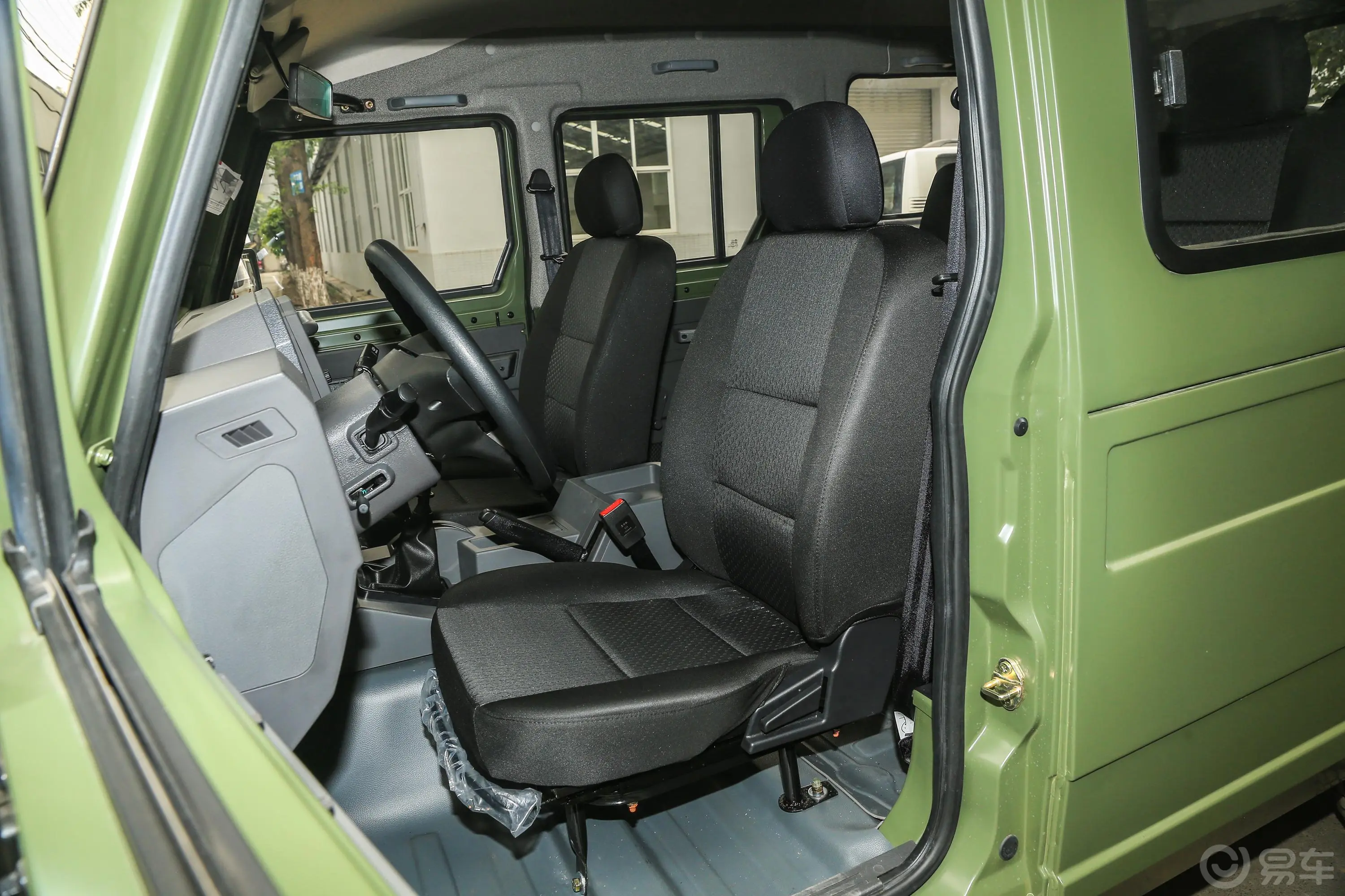 勇士2.4T 手动 四驱 四门汽油版 国VI驾驶员座椅