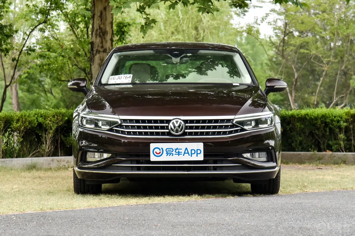 迈腾380TSI 旗舰型正前水平