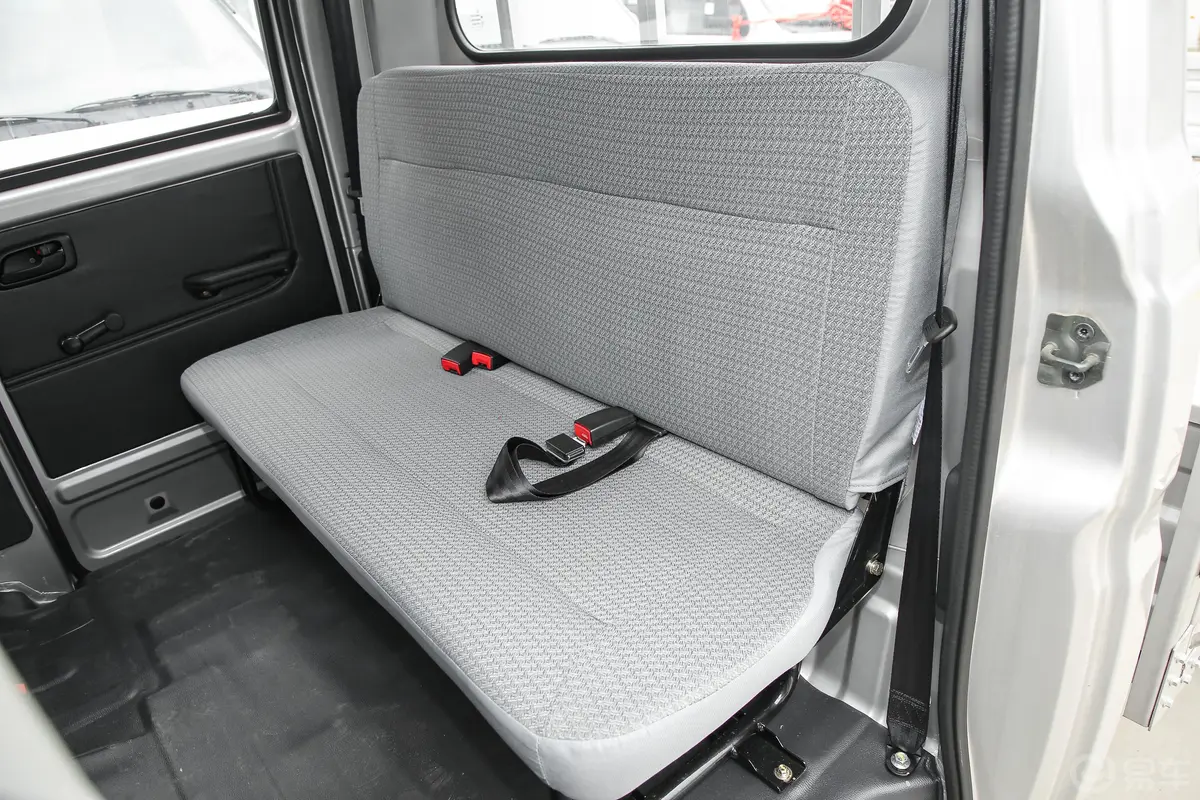 新豹T51.5L 标准型双排后单轮加长货箱后排座椅