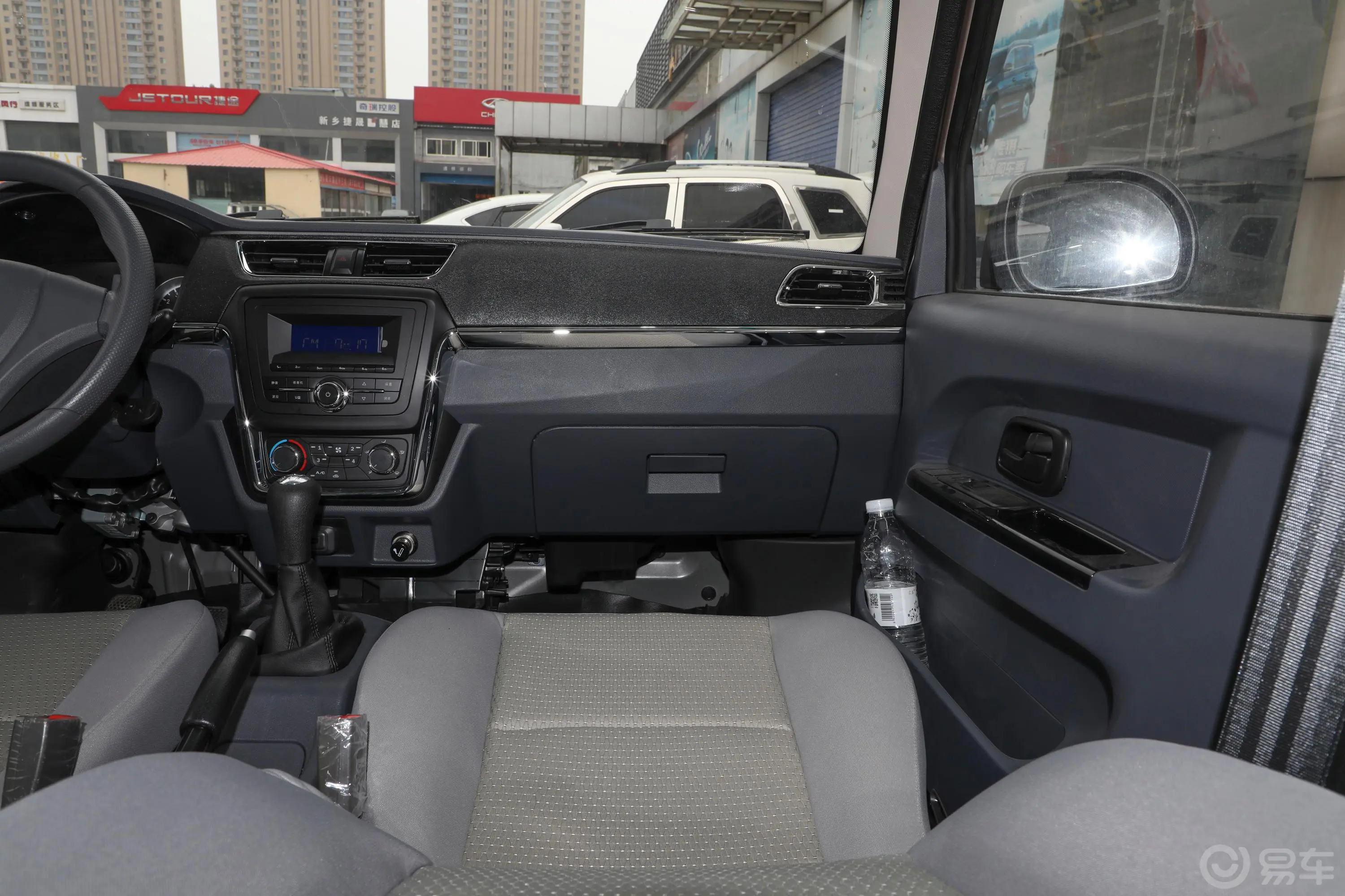 金杯小海狮X301.5L 客车舒适型 6座 国VI副驾驶位区域