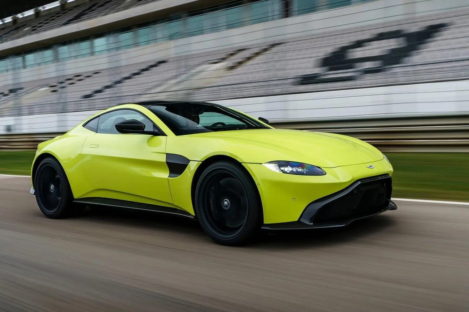 V8 Vantage