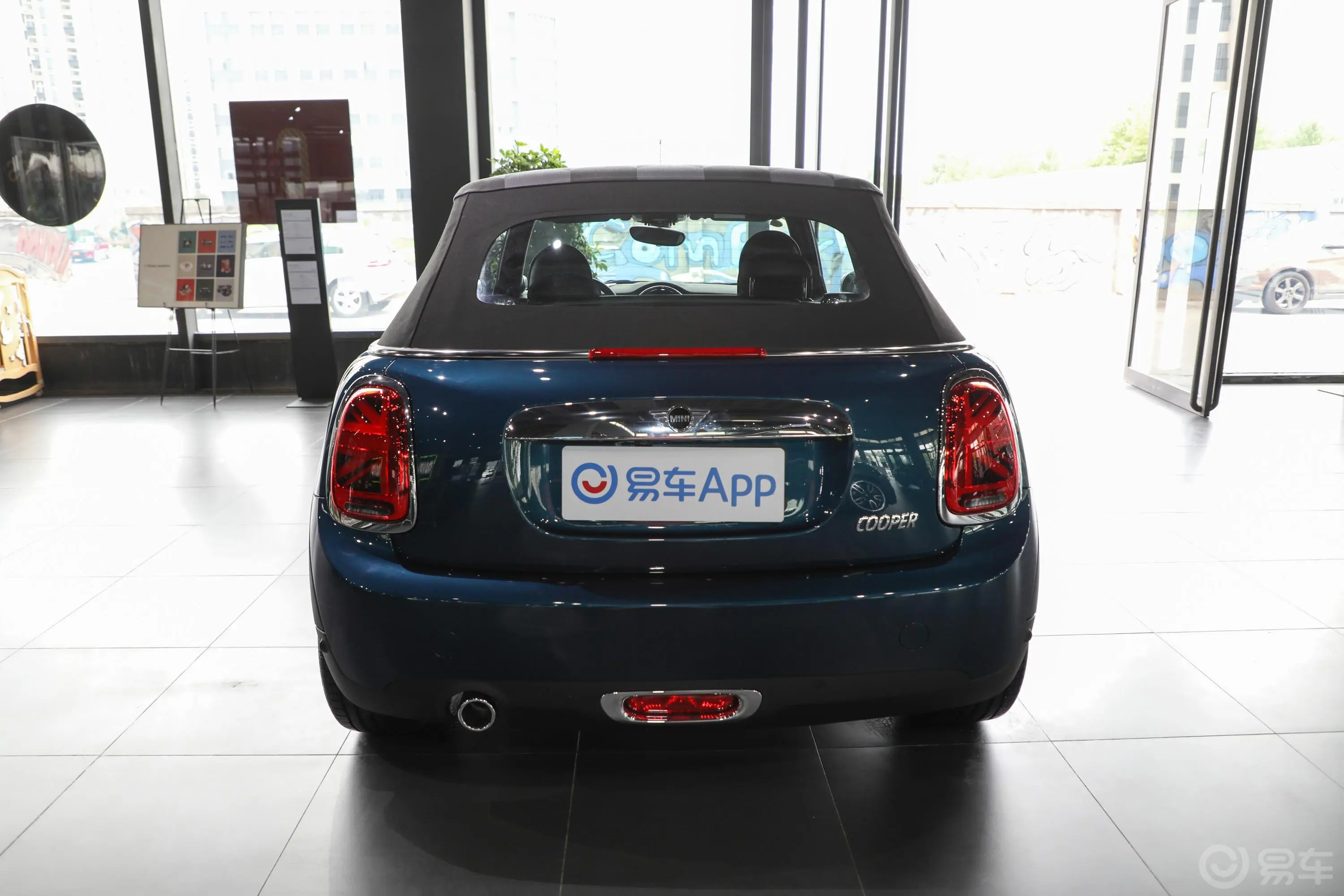 MINI CABRIO1.5T COOPER CABRIO Sidewalk外观