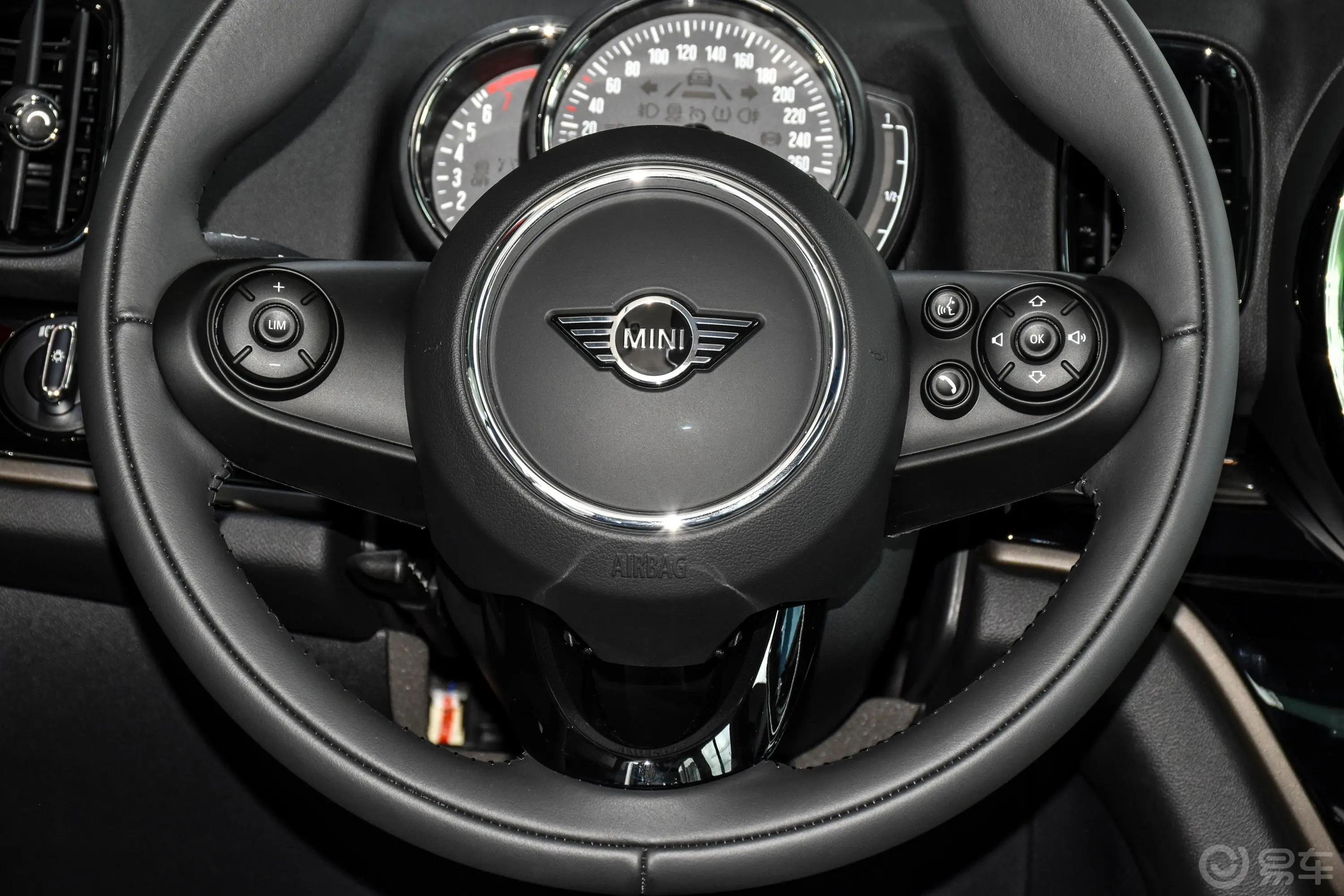 MINI COUNTRYMAN1.5T COOPER ALL4内饰