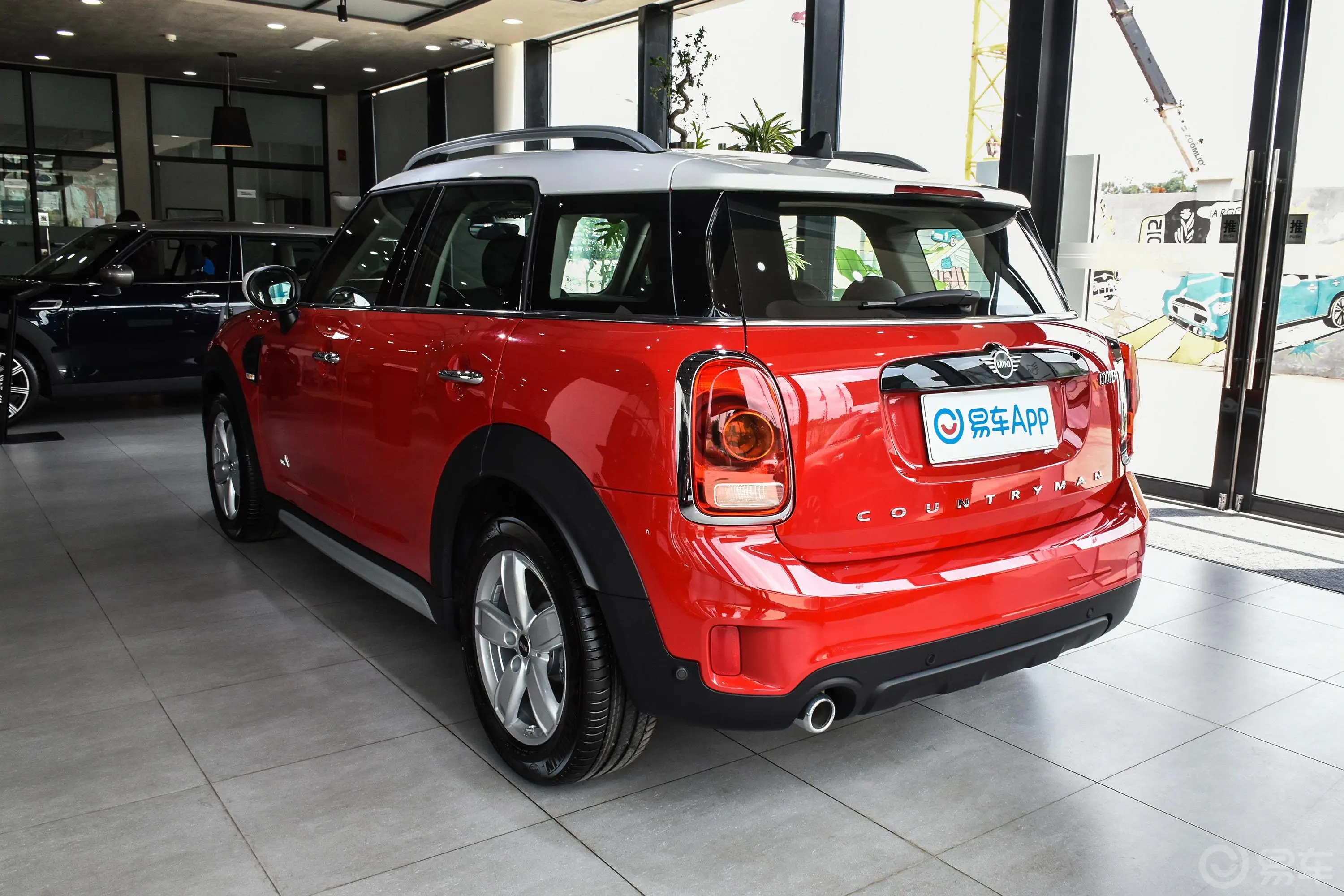 MINI COUNTRYMAN1.5T COOPER ALL4侧后45度车头向左水平