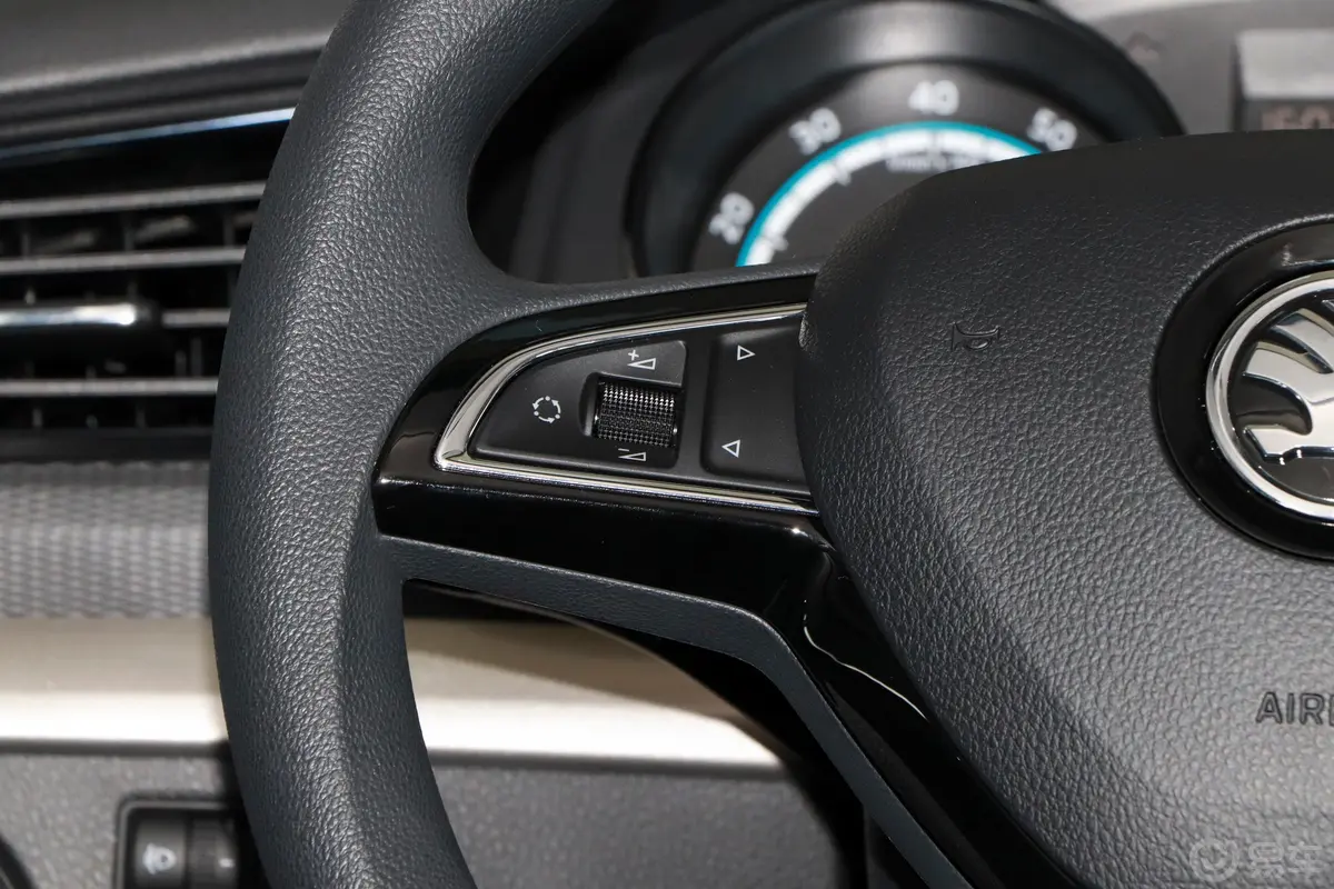 柯米克改款 GT 1.5L 手自一体 舒适版左侧方向盘功能按键
