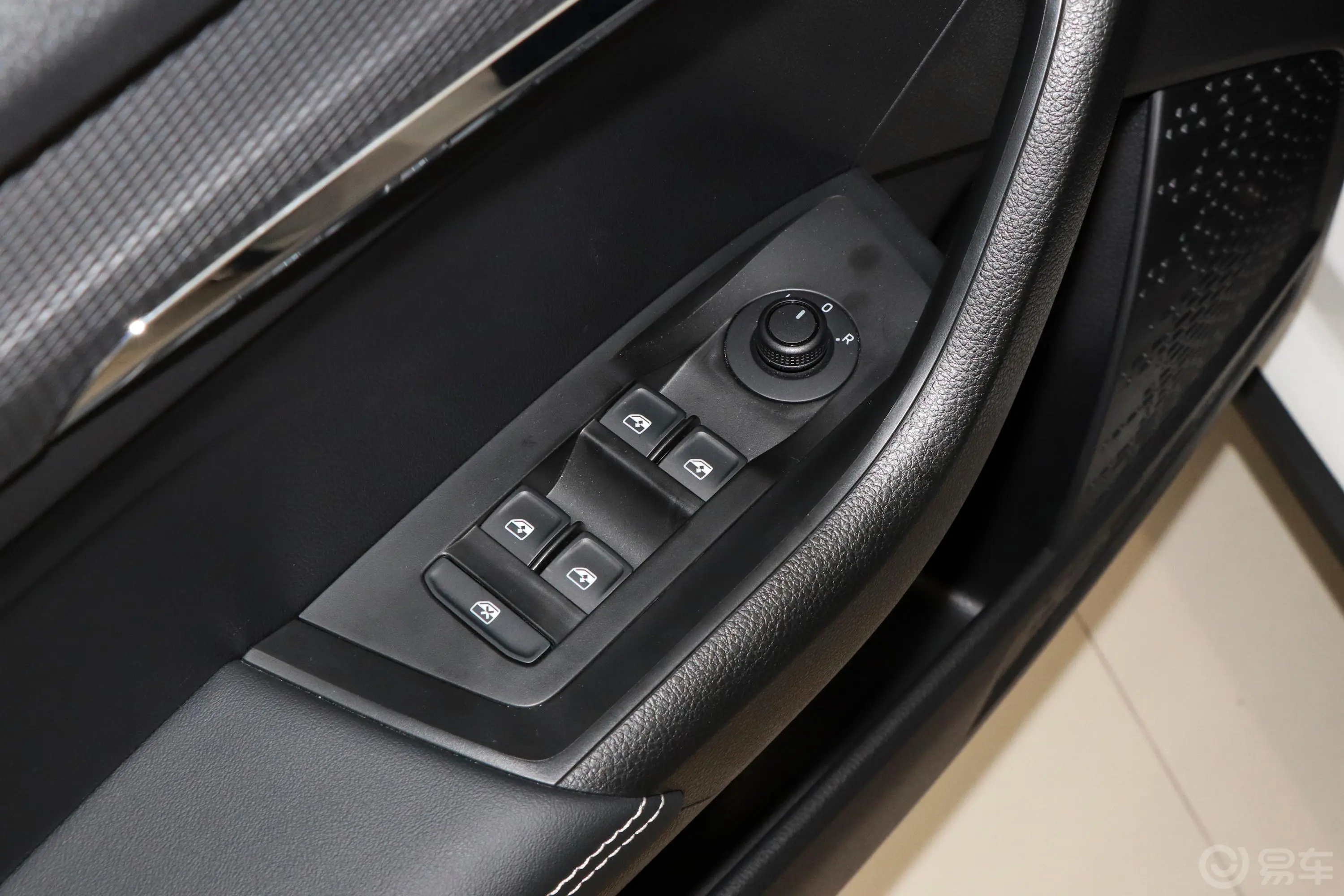 柯米克改款 GT 1.5L 手自一体 舒适版车窗调节整体