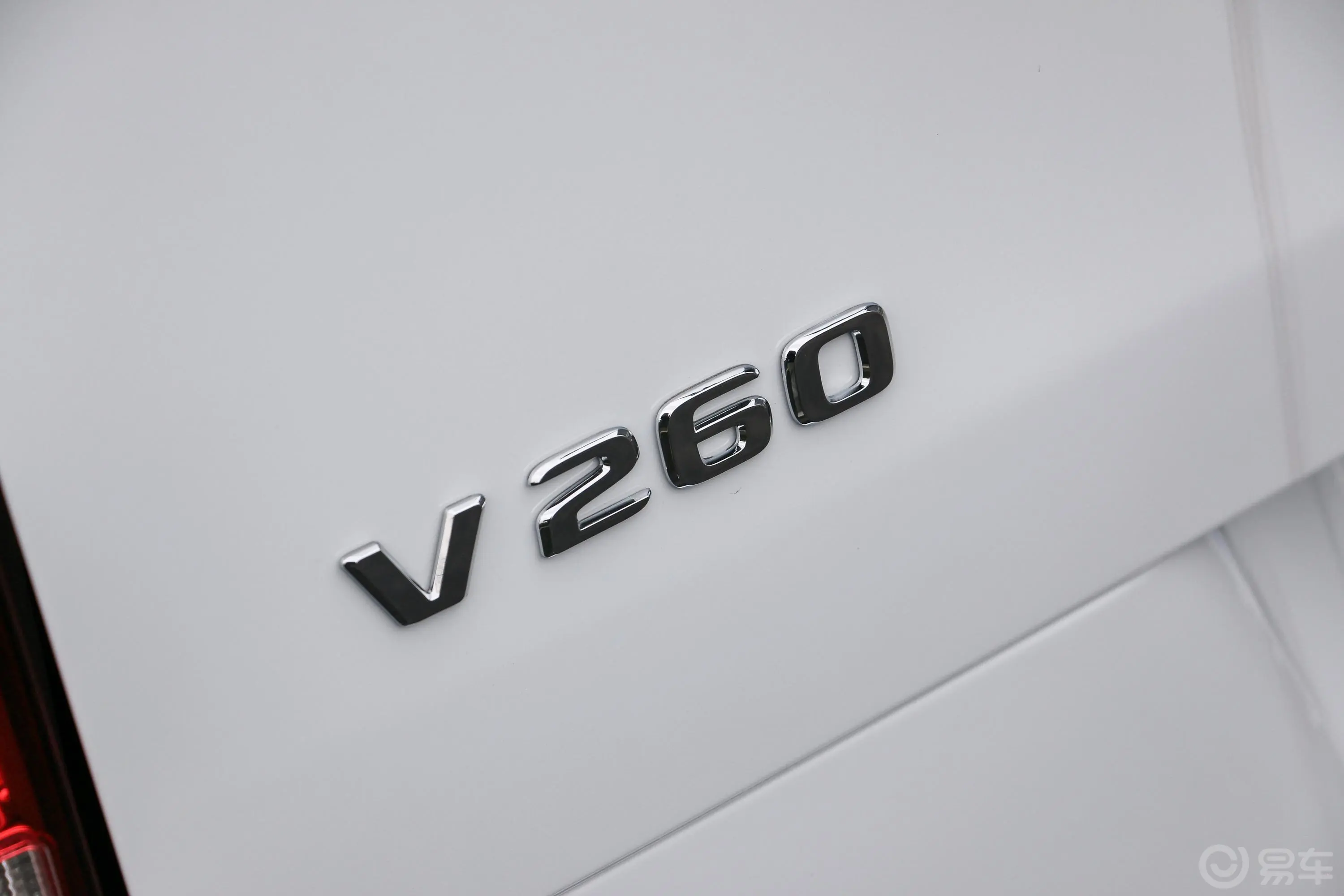 奔驰V级V 260 AMG 运动版 国VI外观