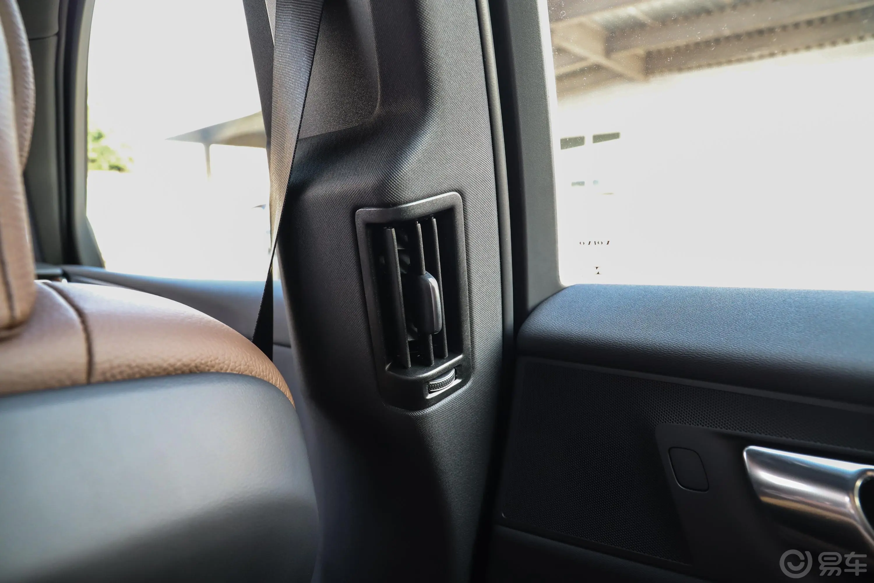沃尔沃XC60T5 四驱 智远豪华版空间