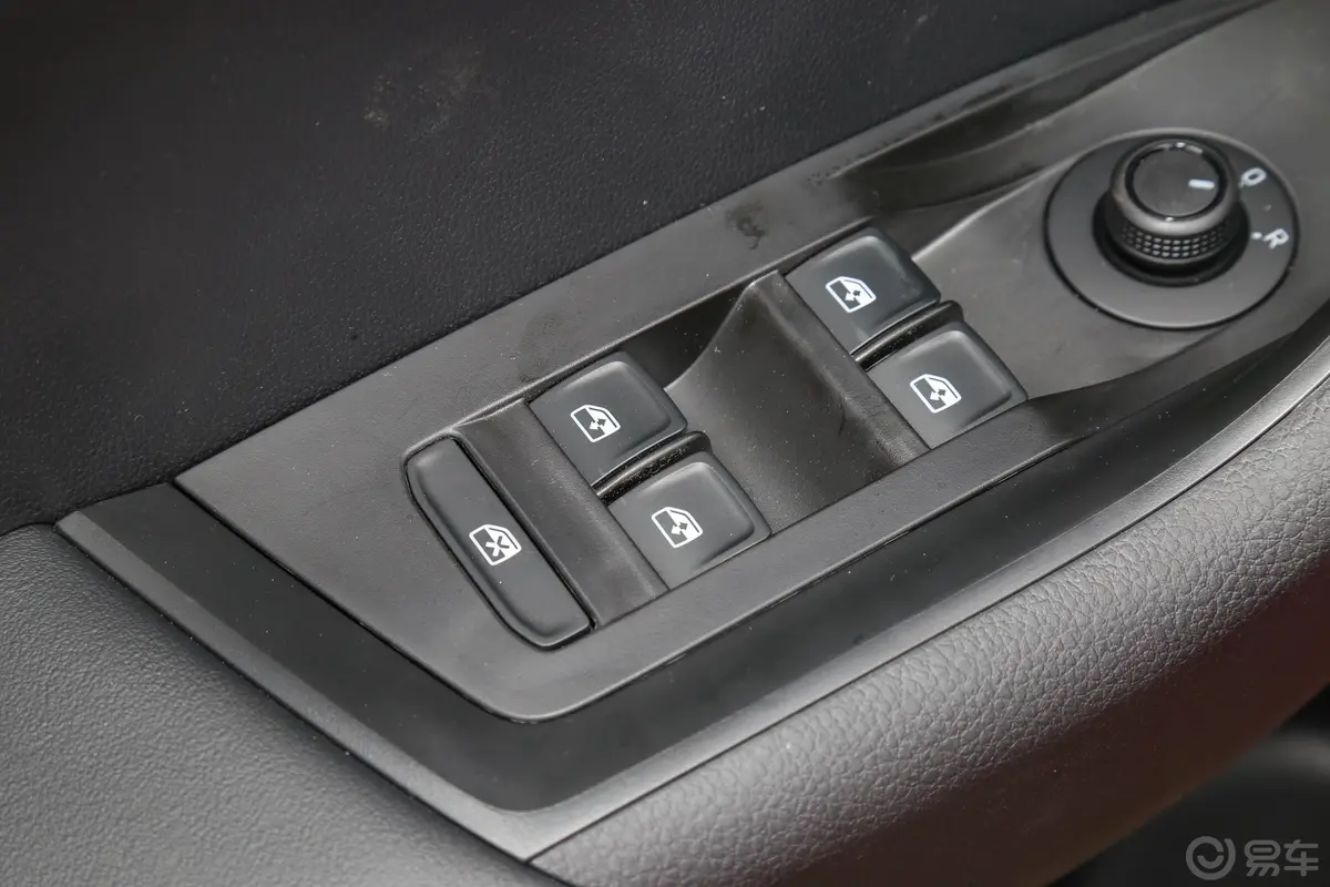 柯米克改款 GT 1.5L 手自一体 旗舰版车窗调节整体