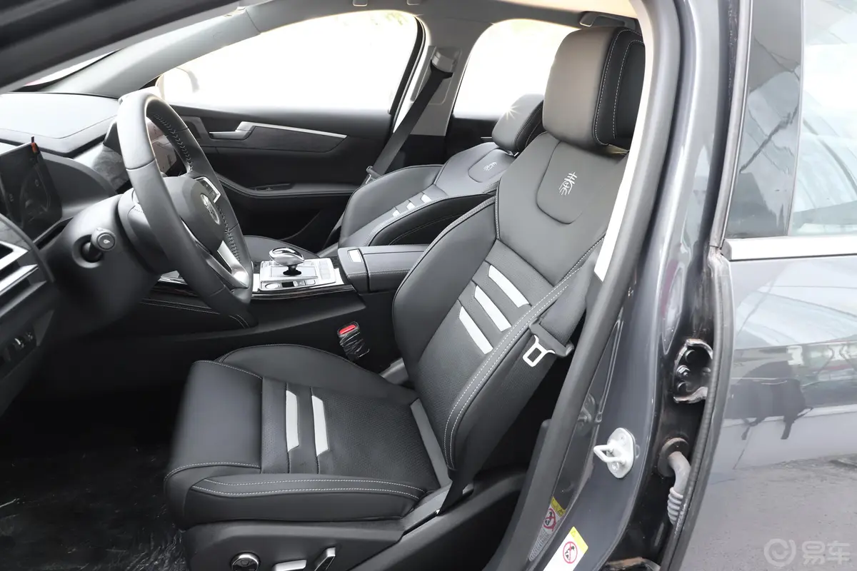 秦Pro新能源EV 超能版 高功率版 智联领耀型驾驶员座椅