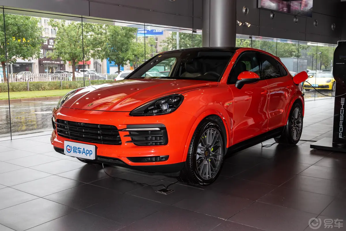 Cayenne E-HybridCayenne E-Hybrid Coupe 2.0T侧前45度车头向左水平