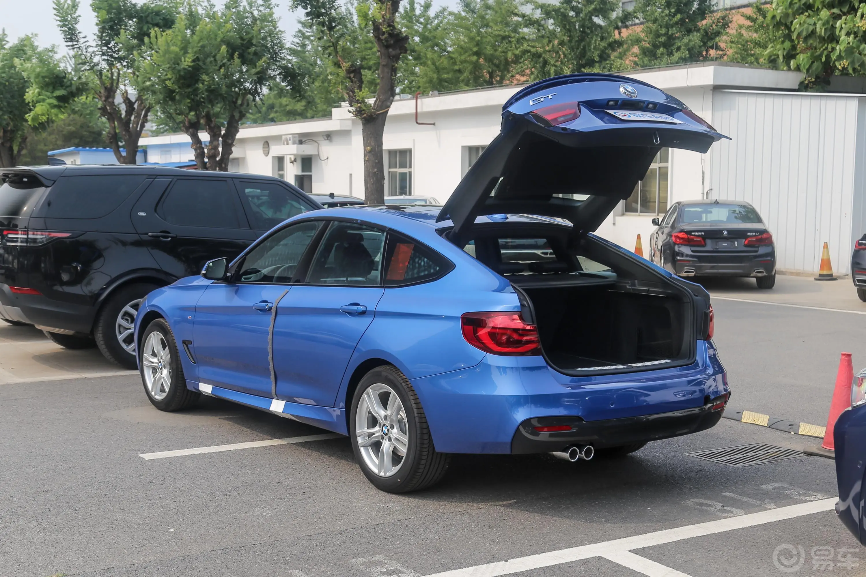 宝马3系GT320i M运动套装空间