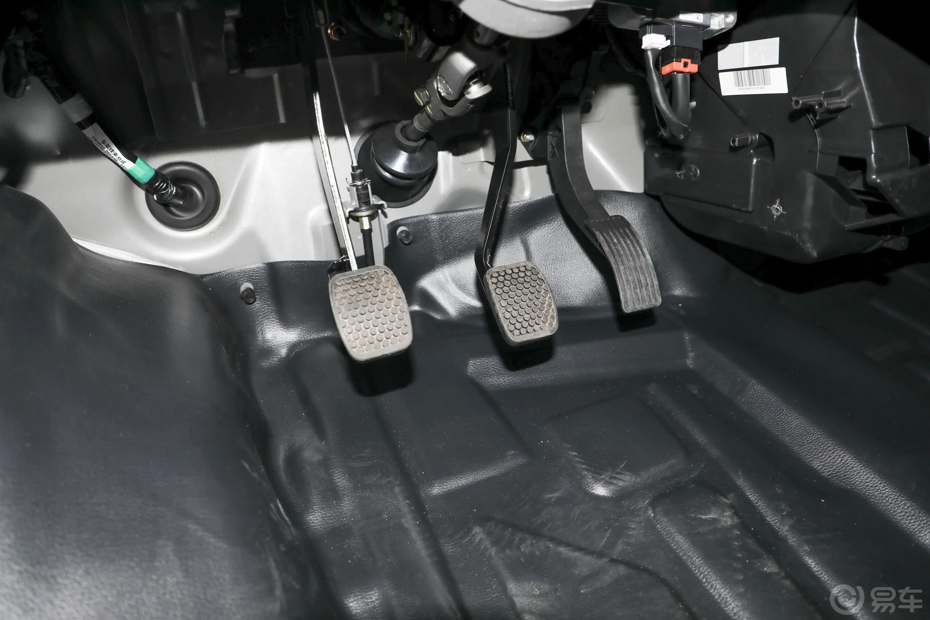 新豹T5载货汽车N1 1.6L 单排双后轮 舒适版(5.3米长)SC1031NGD62CNG 天然气 国Ⅵ脚踏板