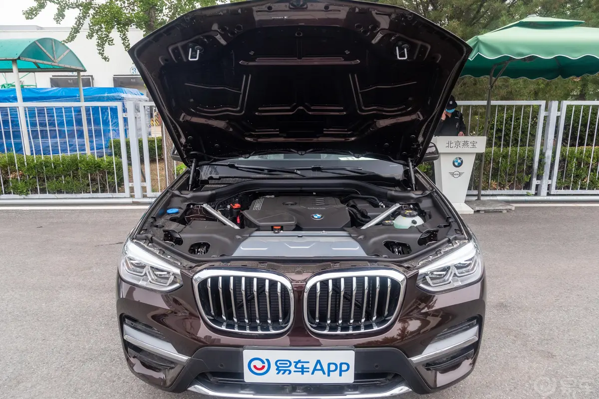 宝马X3xDrive 28i 豪华套装外观