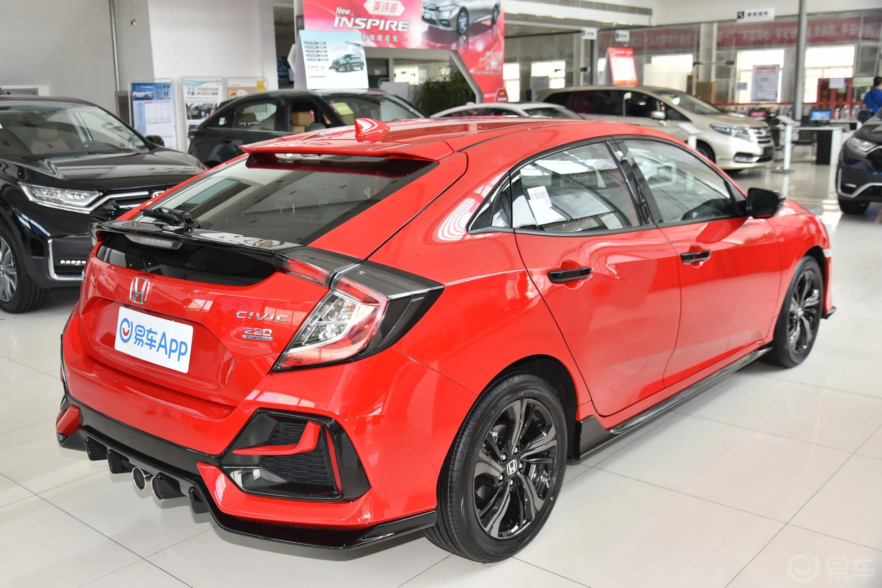 思域HATCHBACK 220TURBO CVT 劲擎控侧后45度车头向右水平