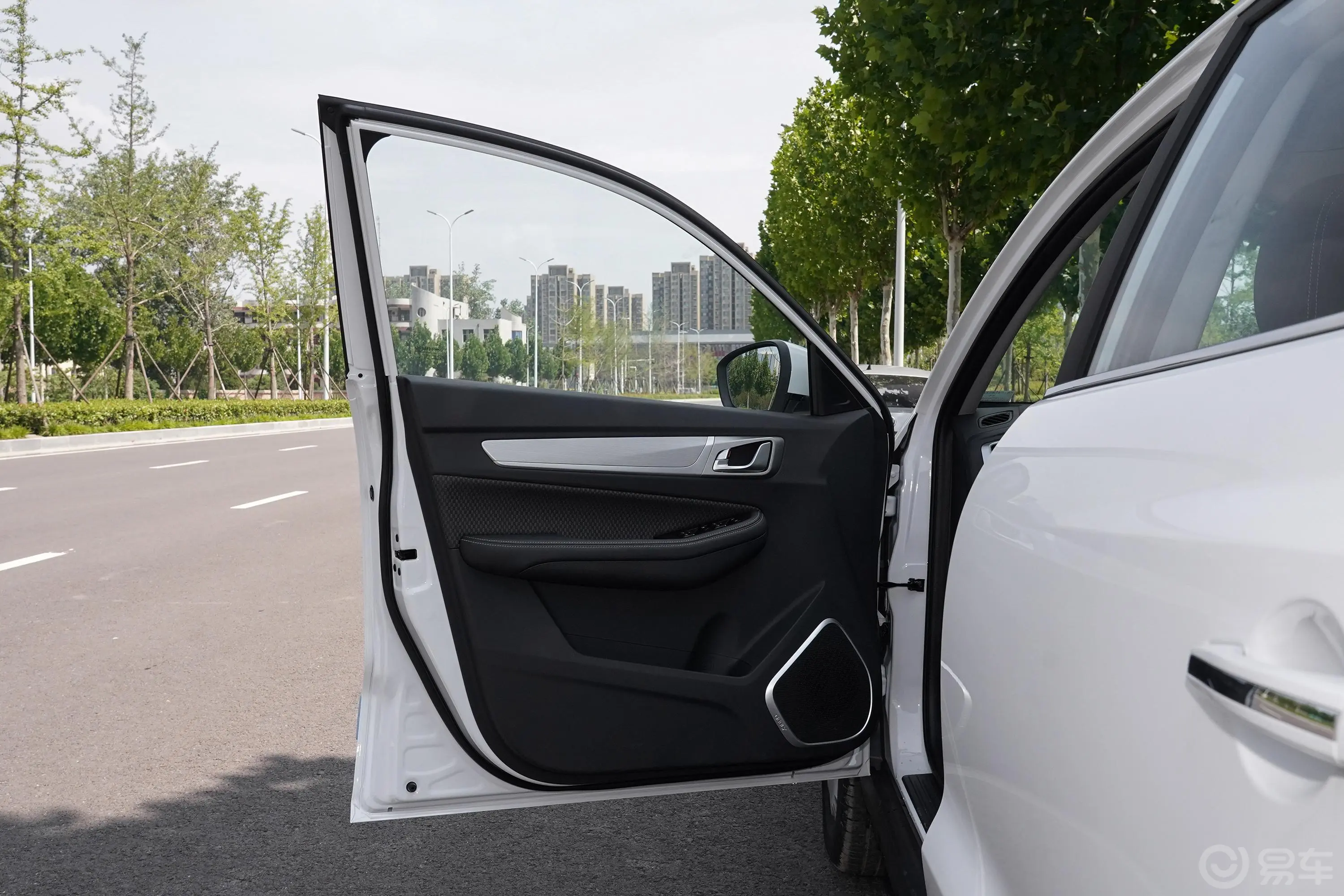 远景X61.4T 手动 舒适型驾驶员侧前车门