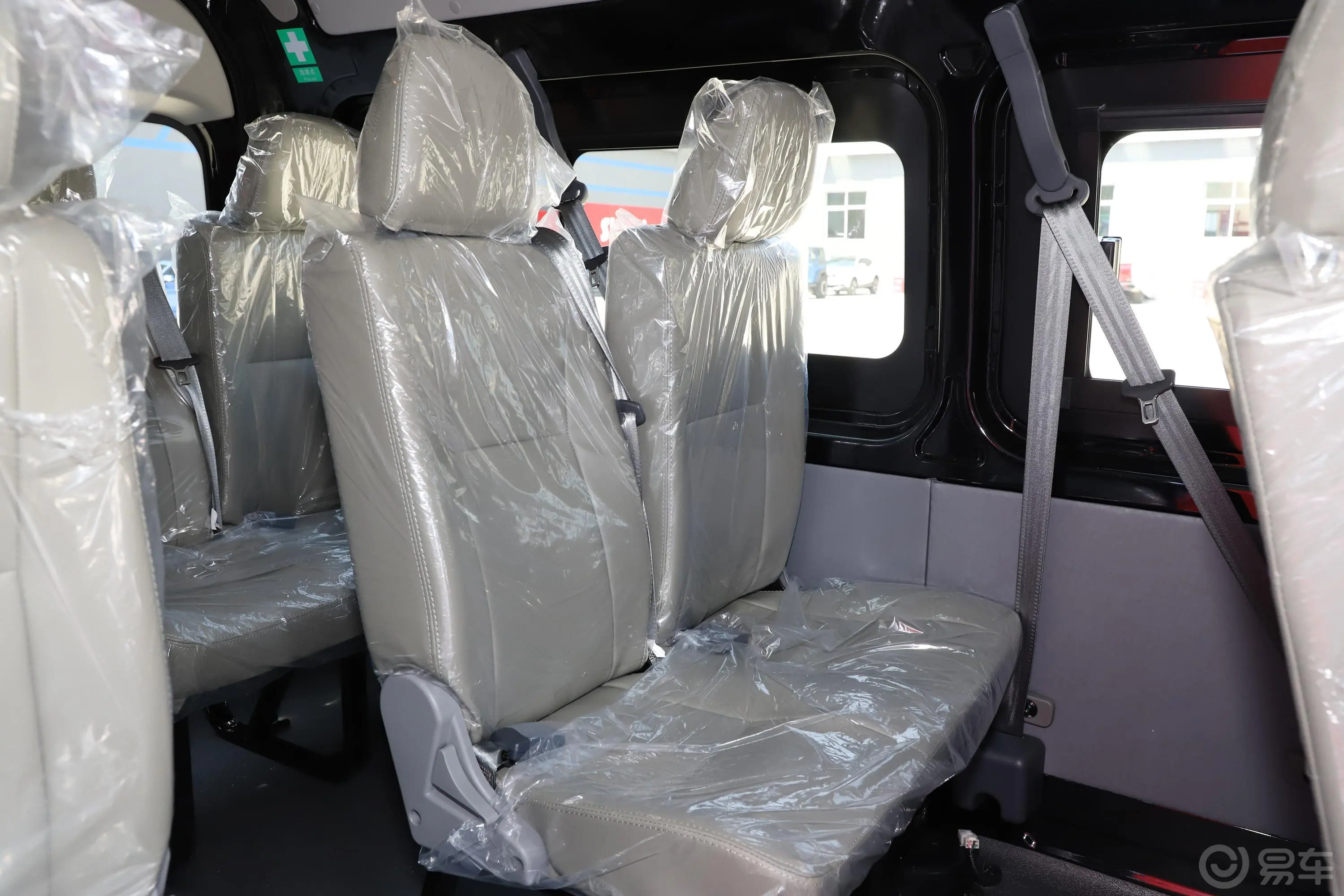 凯锐浩克2.0L 手动 高顶舒适型 10座 国VI后排座椅